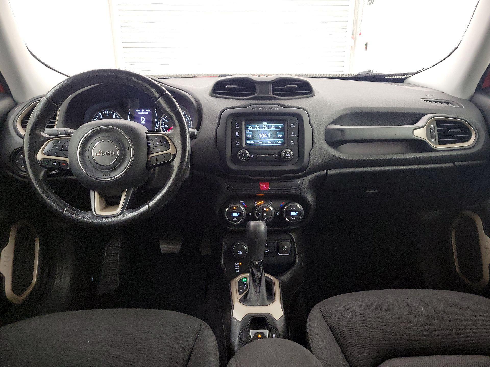 Thumbnail: 2015 Jeep Renegade - 9