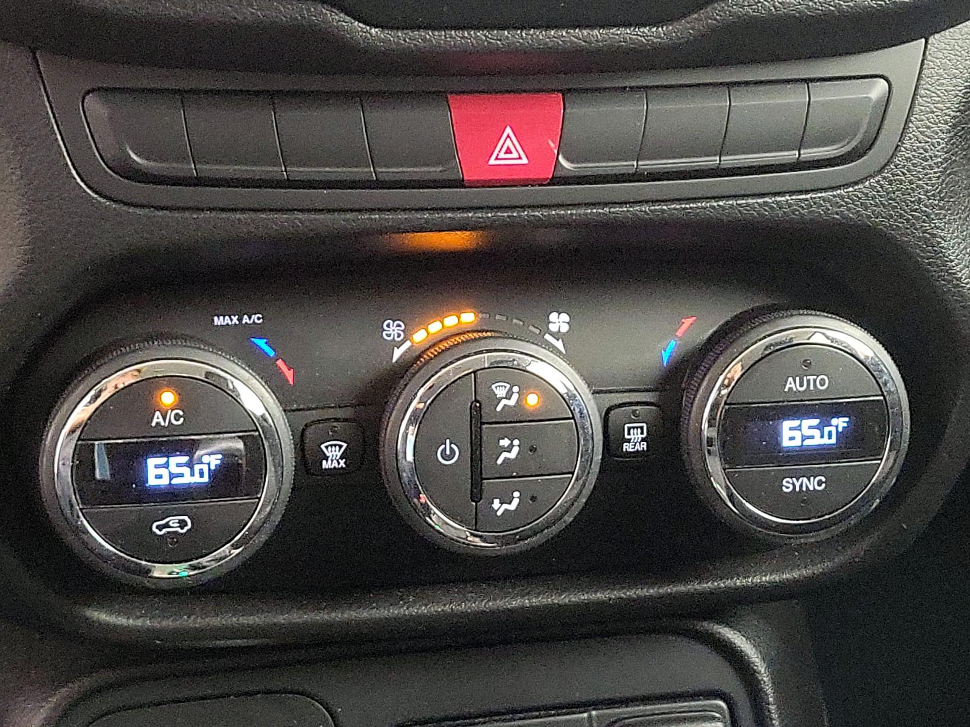 Thumbnail: 2015 Jeep Renegade - 16