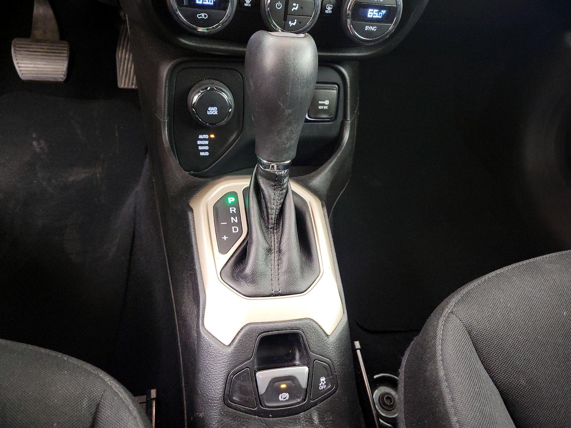 Thumbnail: 2015 Jeep Renegade - 17