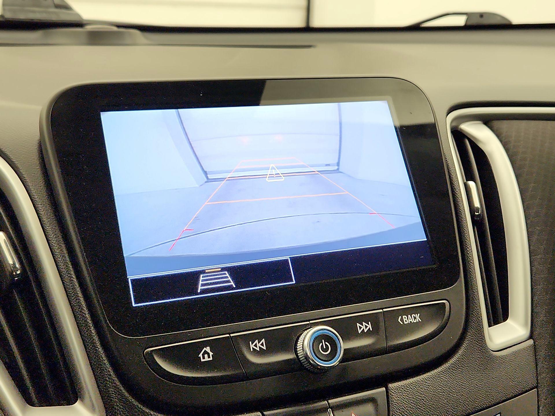 Thumbnail: 2022 Chevrolet Malibu - 12