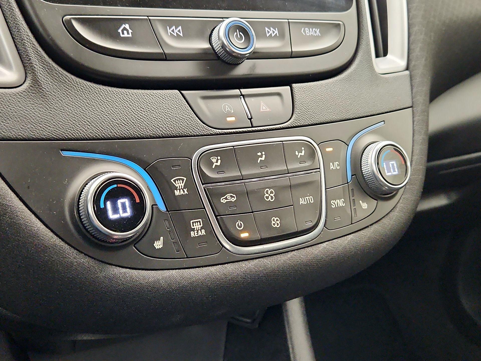 Thumbnail: 2022 Chevrolet Malibu - 14