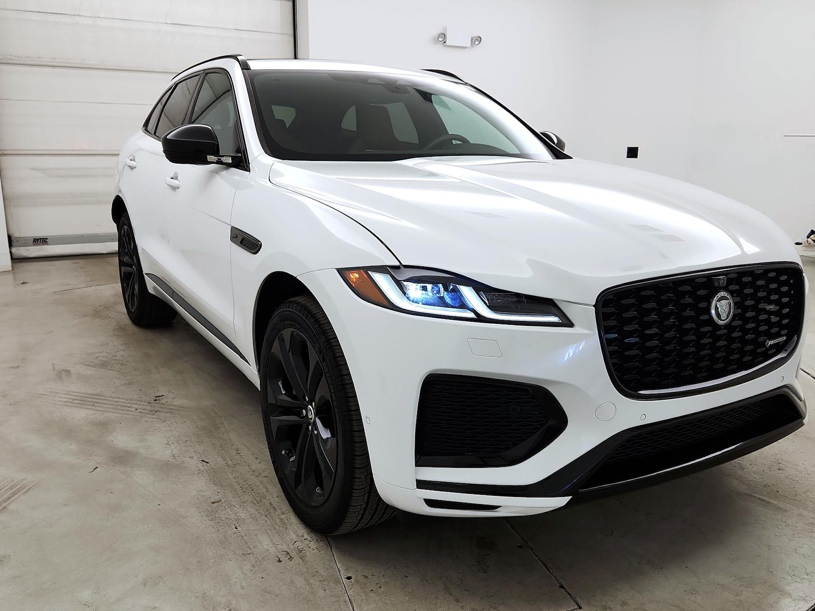 2024 Jaguar F-PACE R-Dynamic S