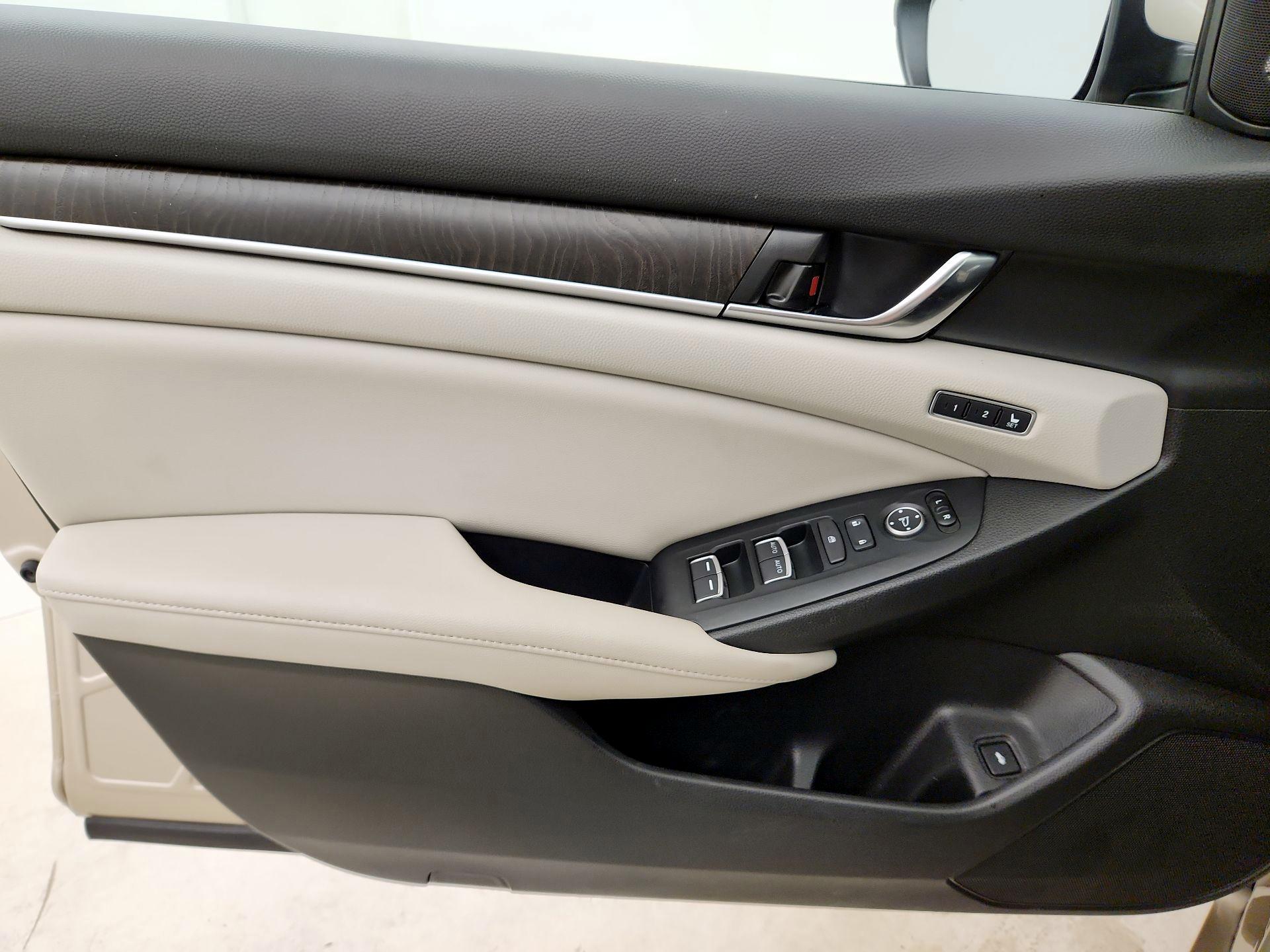 Thumbnail: 2020 Honda Accord - 10