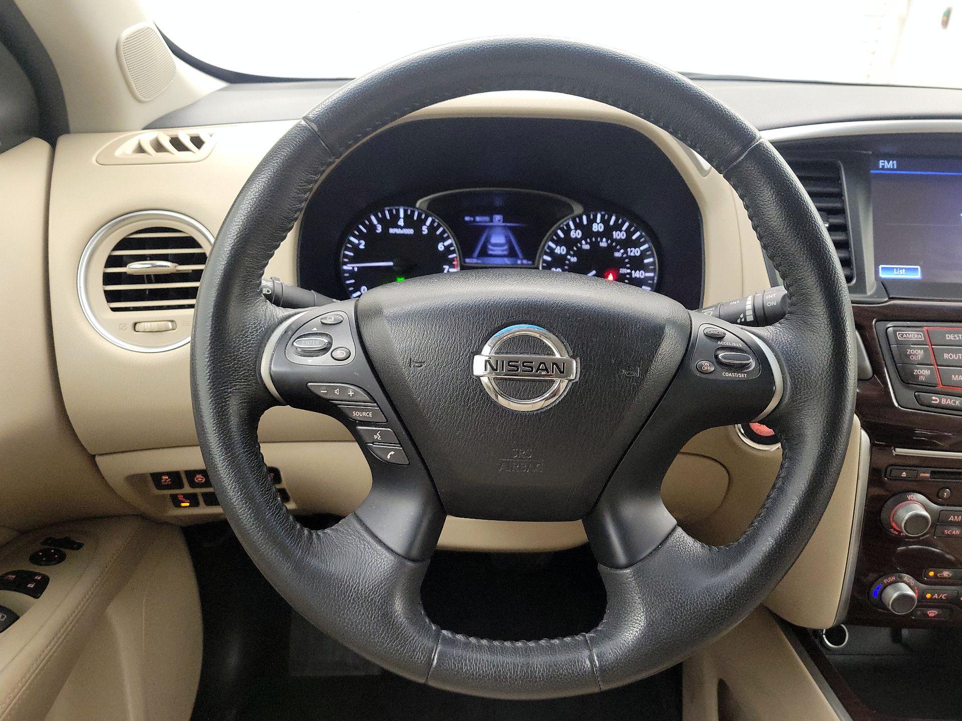 Thumbnail: 2016 Nissan Pathfinder - 10