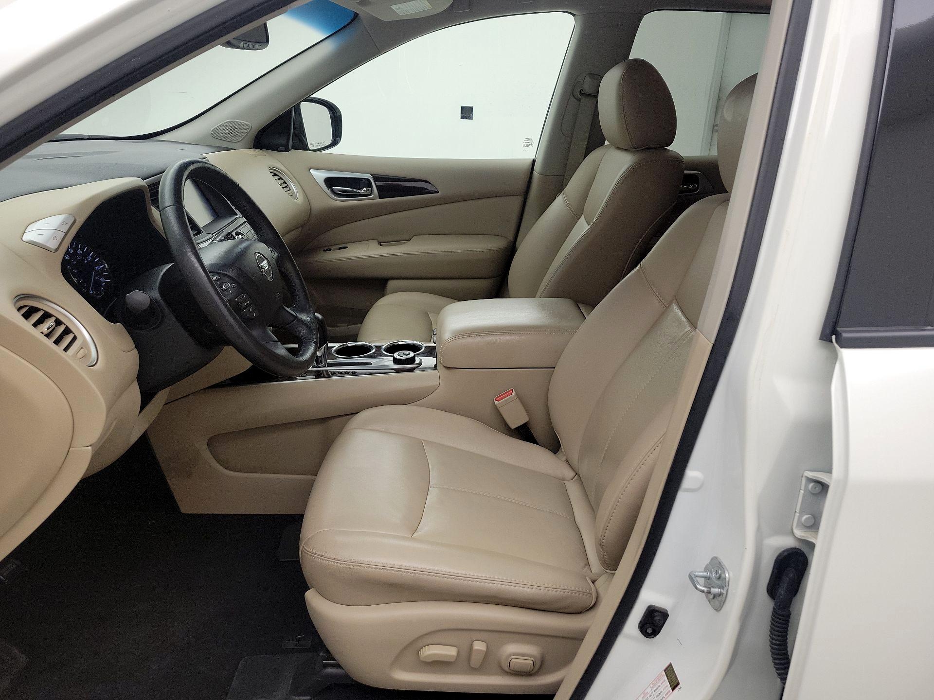 Thumbnail: 2016 Nissan Pathfinder - 11