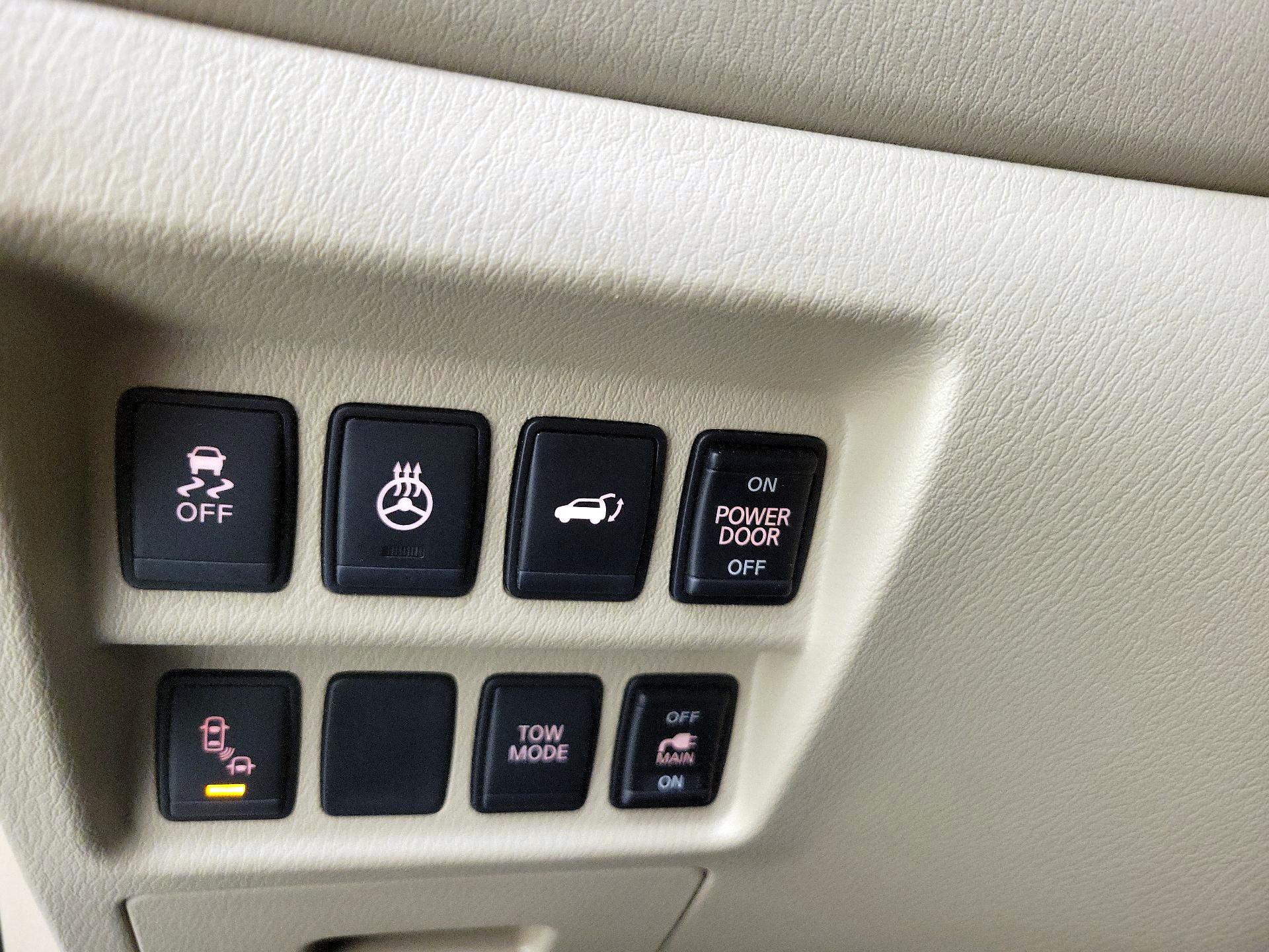 Thumbnail: 2016 Nissan Pathfinder - 13