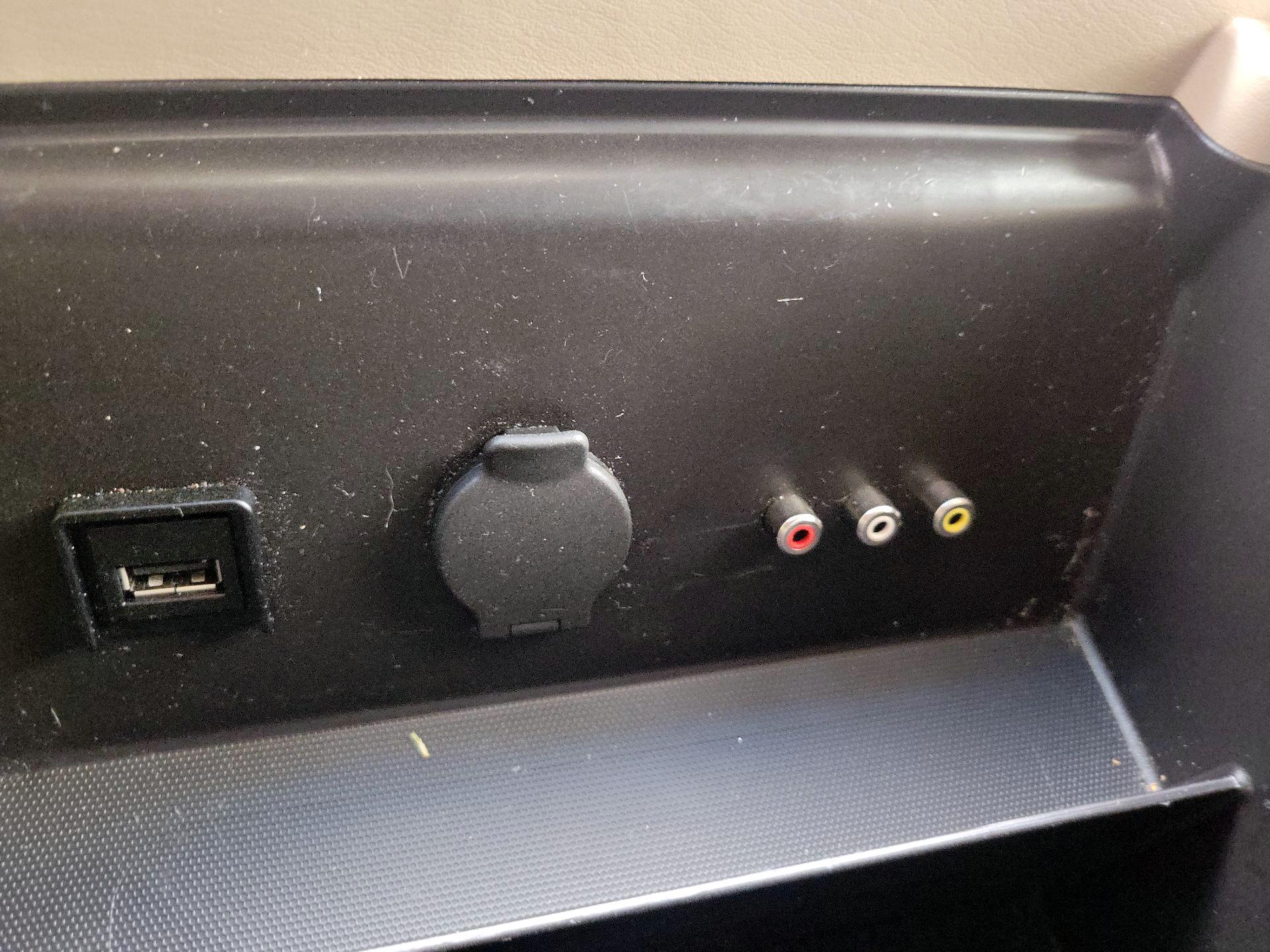 Thumbnail: 2016 Nissan Pathfinder - 19