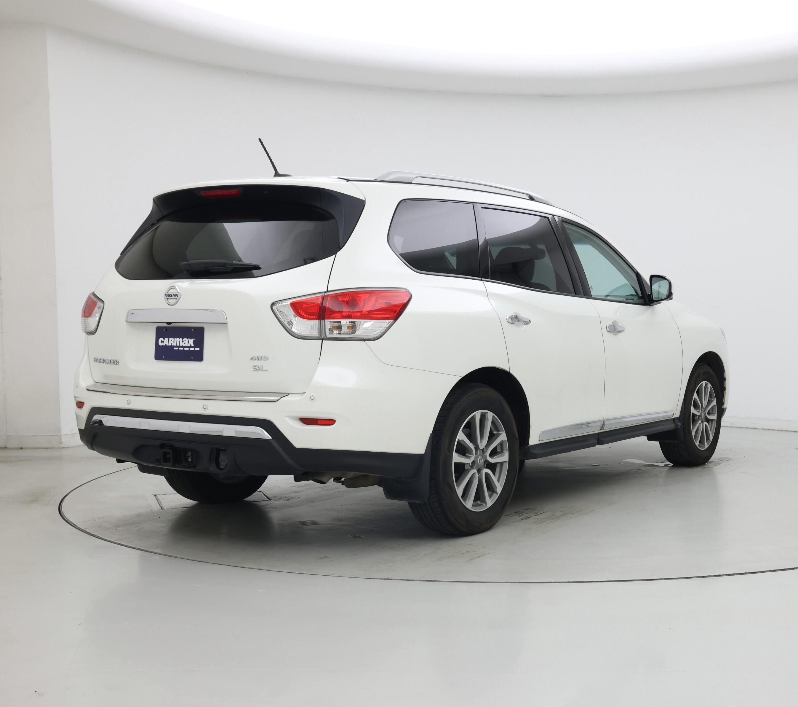 Thumbnail: 2016 Nissan Pathfinder - 8