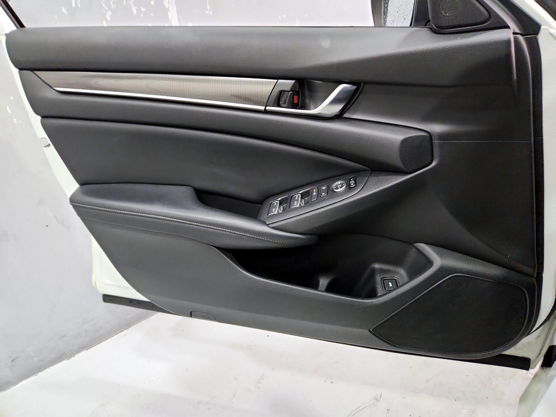 Thumbnail: 2018 Honda Accord - 12