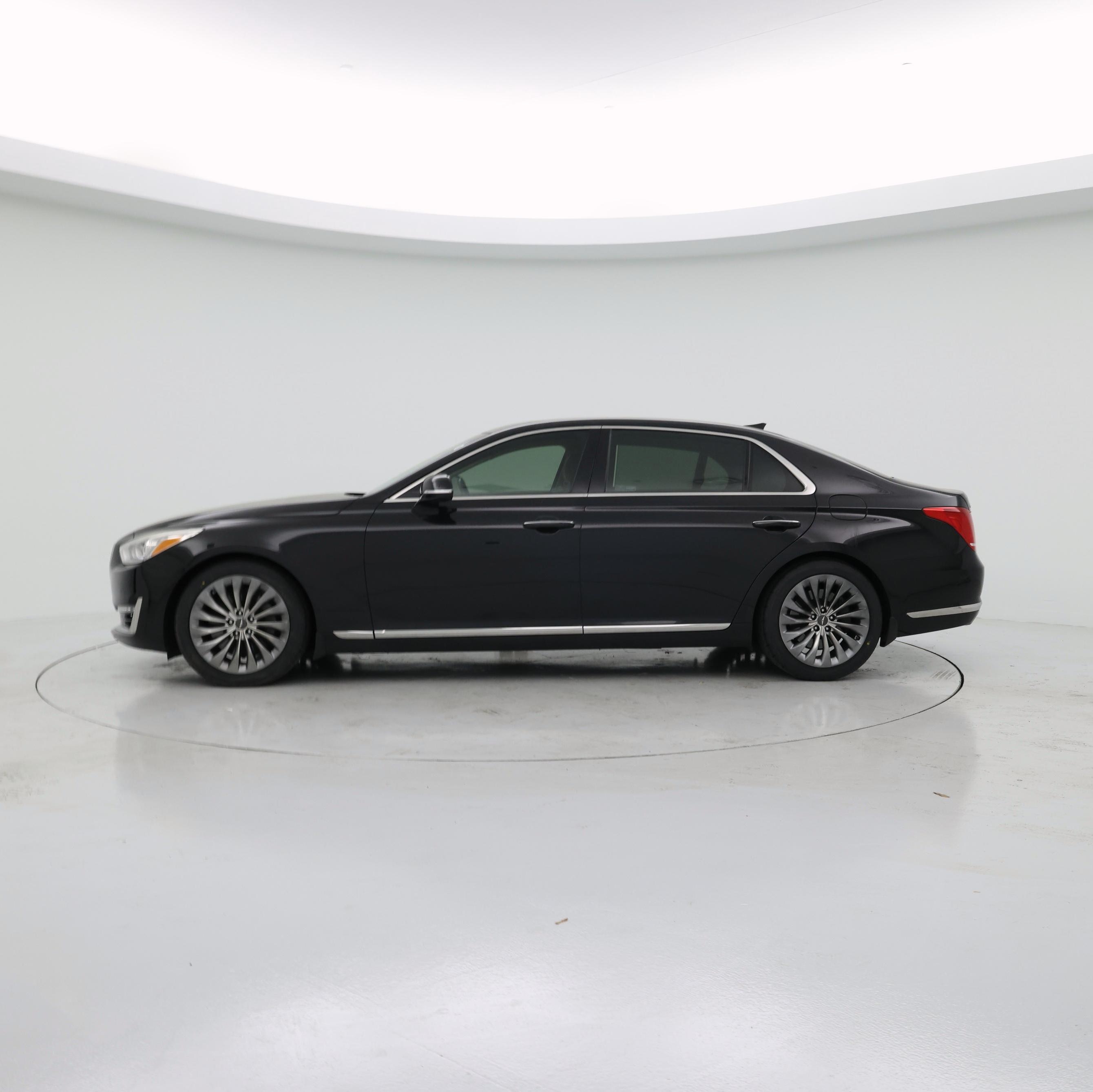 Thumbnail: 2019 Genesis G90 - 3