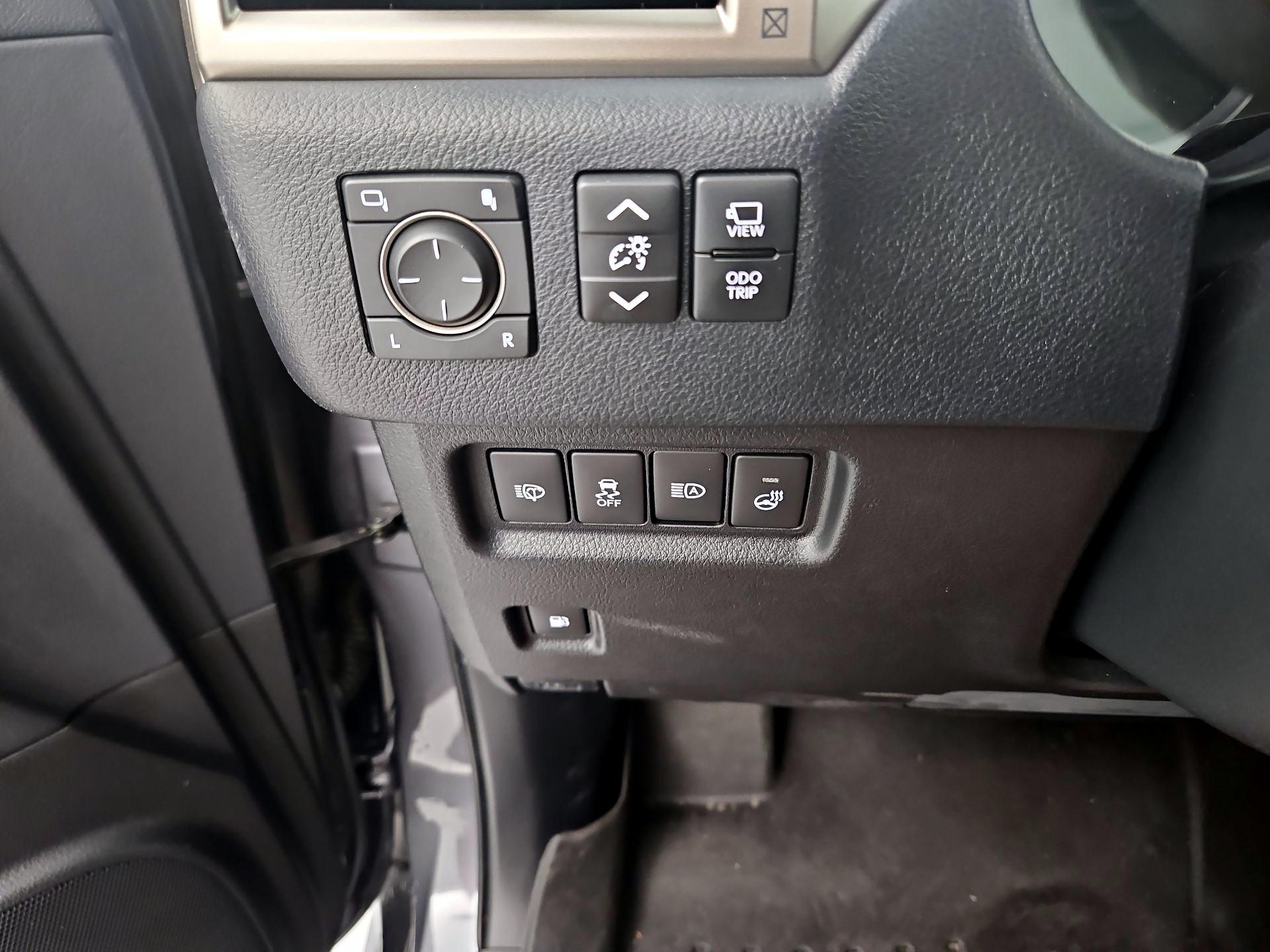 Thumbnail: 2021 Lexus GX - 13