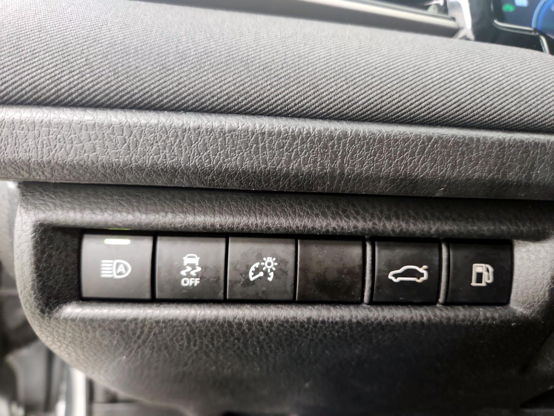 Thumbnail: 2025 Toyota Camry - 13