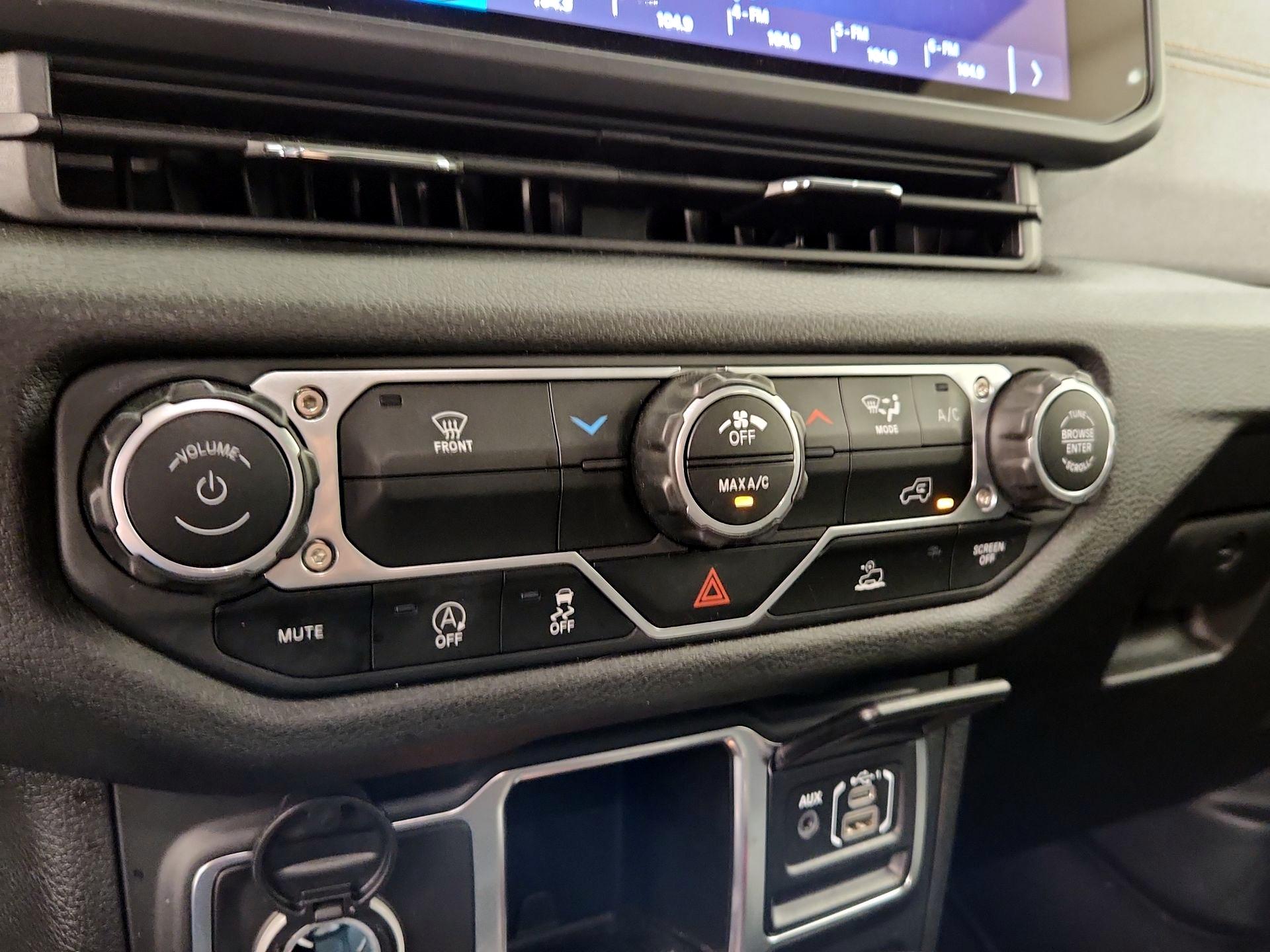 Thumbnail: 2024 Jeep Wrangler - 14