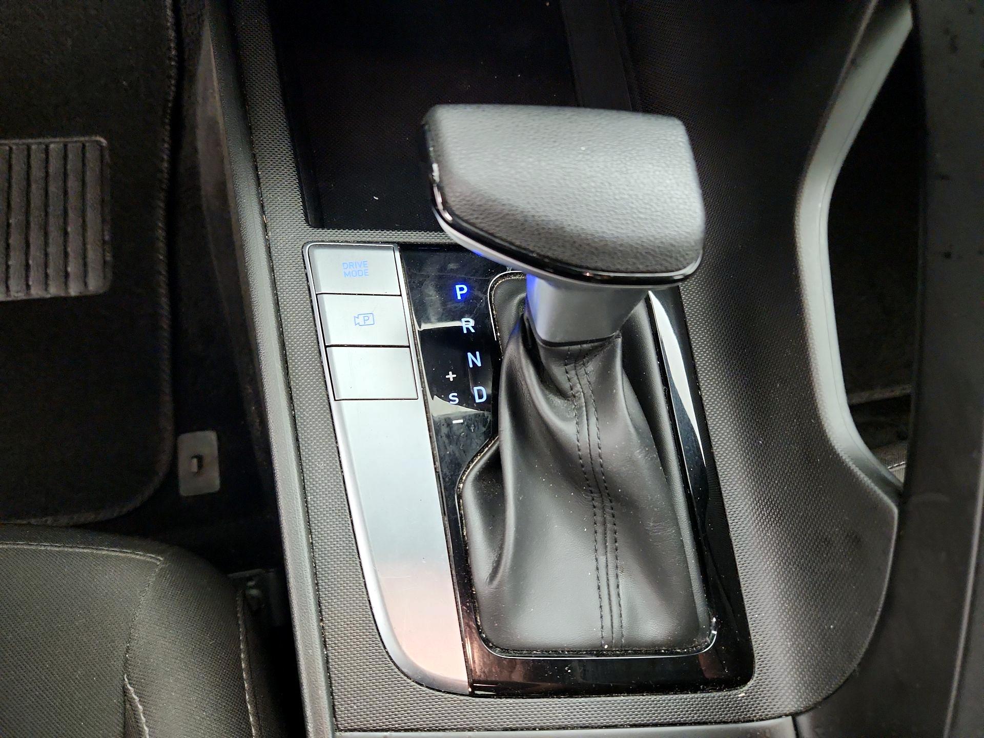 Thumbnail: 2024 Hyundai Elantra - 18