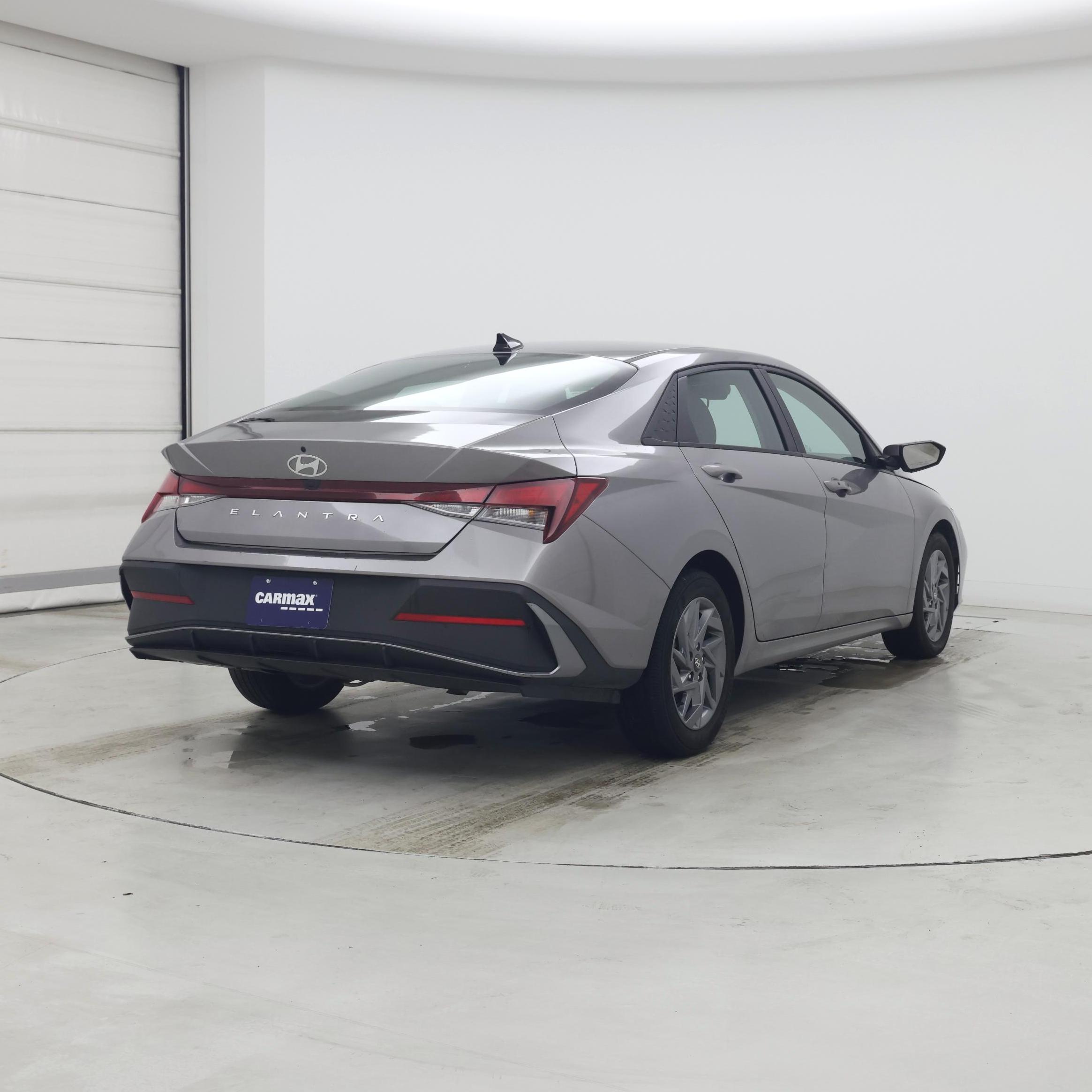 Thumbnail: 2024 Hyundai Elantra - 8