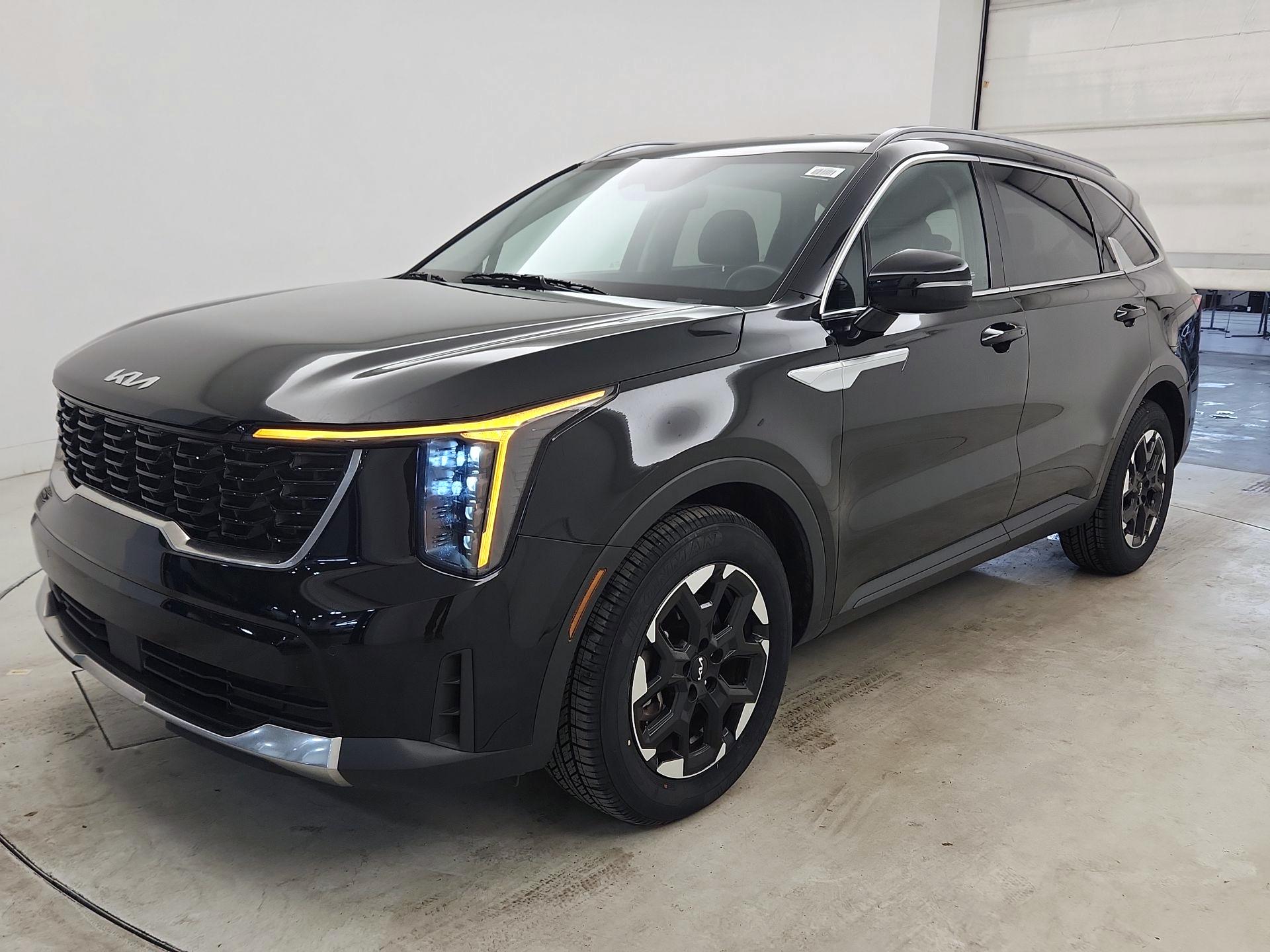 Thumbnail: 2024 Kia Sorento - 3