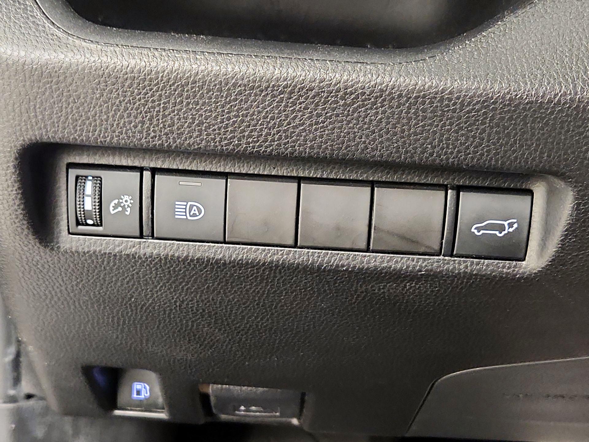 Thumbnail: 2021 Toyota RAV4 - 11