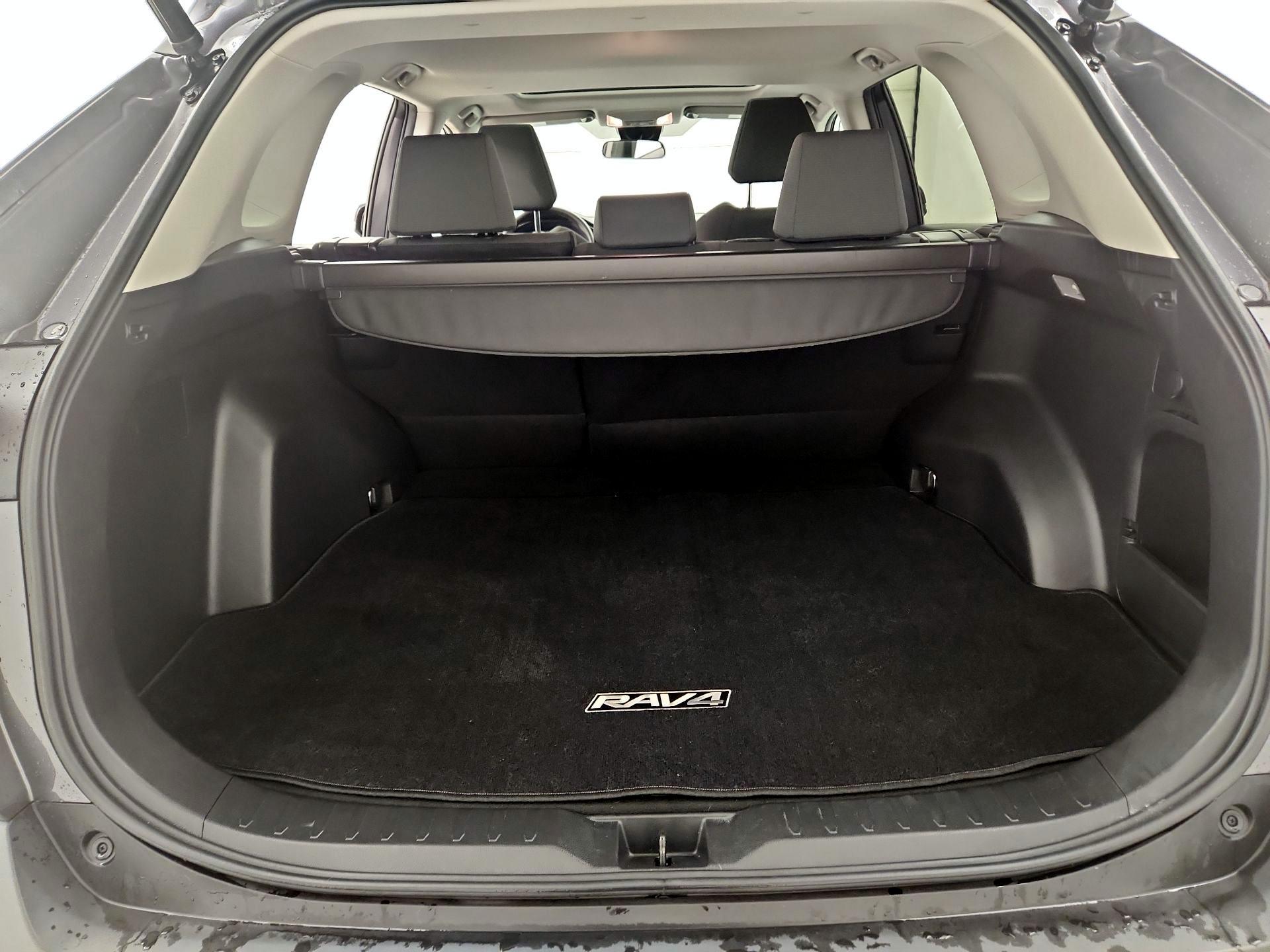 Thumbnail: 2021 Toyota RAV4 - 19