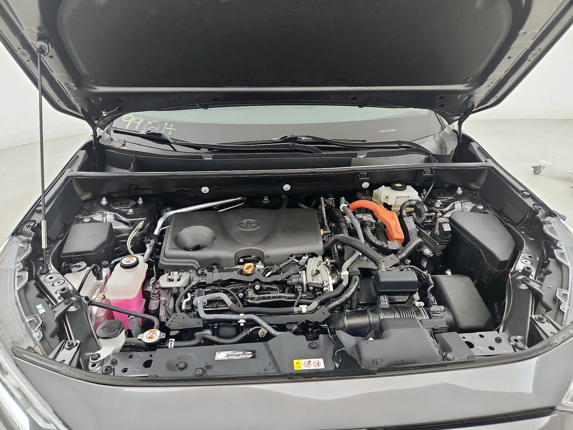 Thumbnail: 2021 Toyota RAV4 - 20