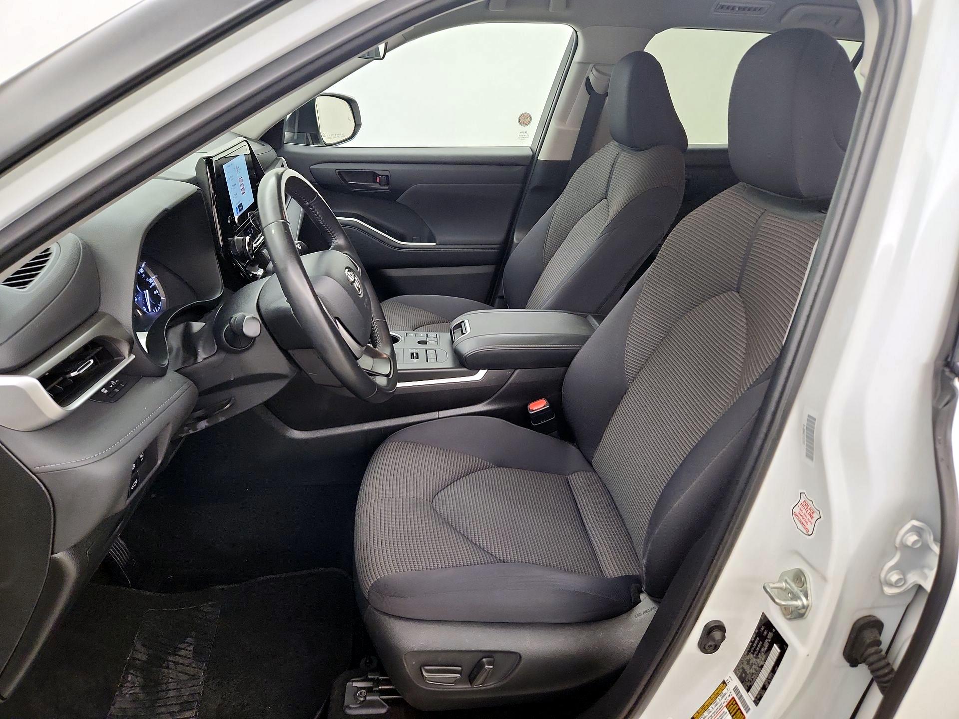 Thumbnail: 2024 Toyota Highlander - 11