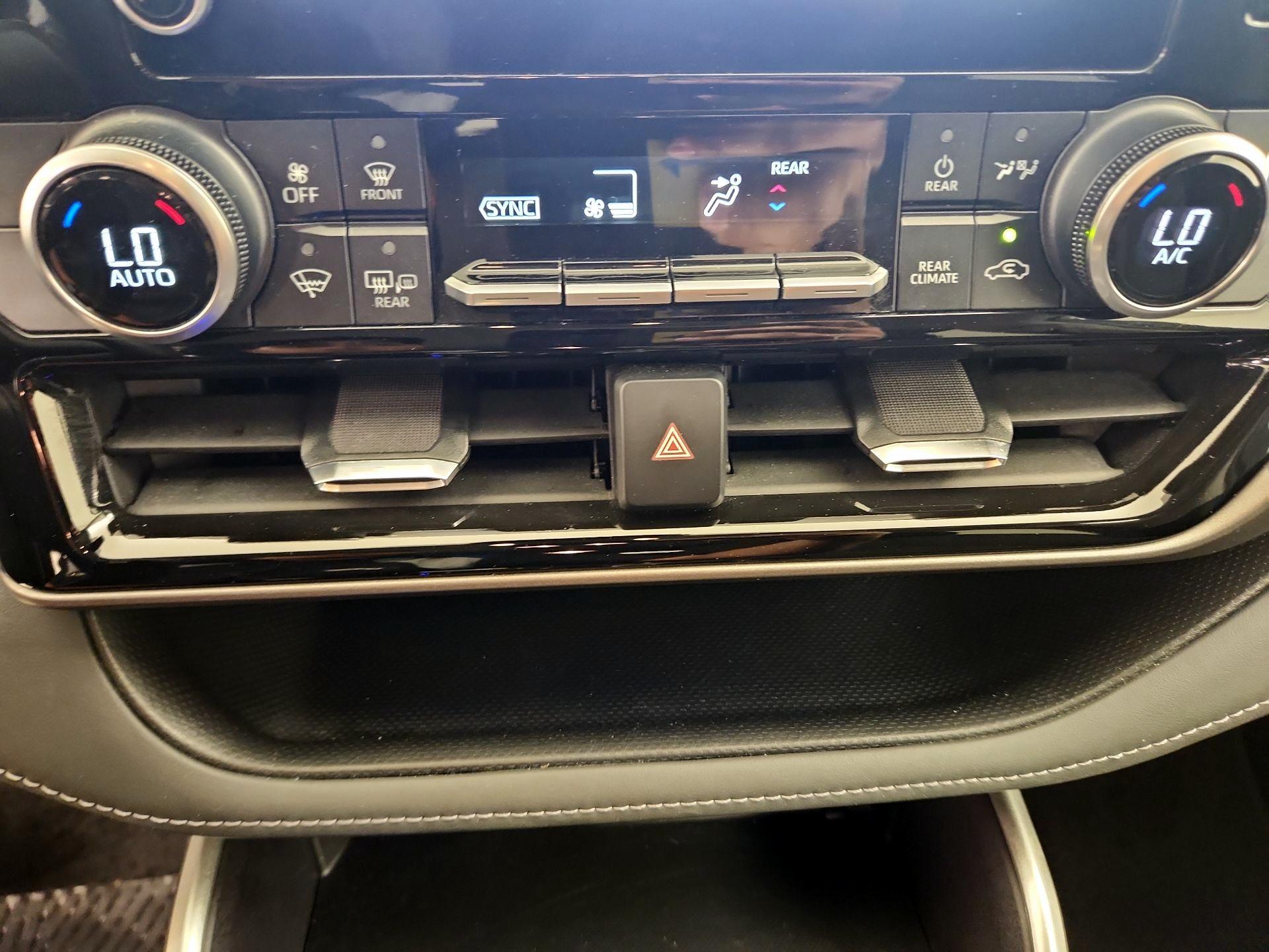 Thumbnail: 2024 Toyota Highlander - 16