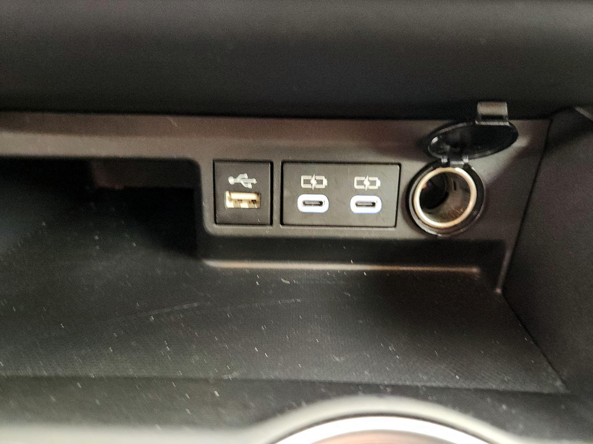 Thumbnail: 2024 Toyota Highlander - 18