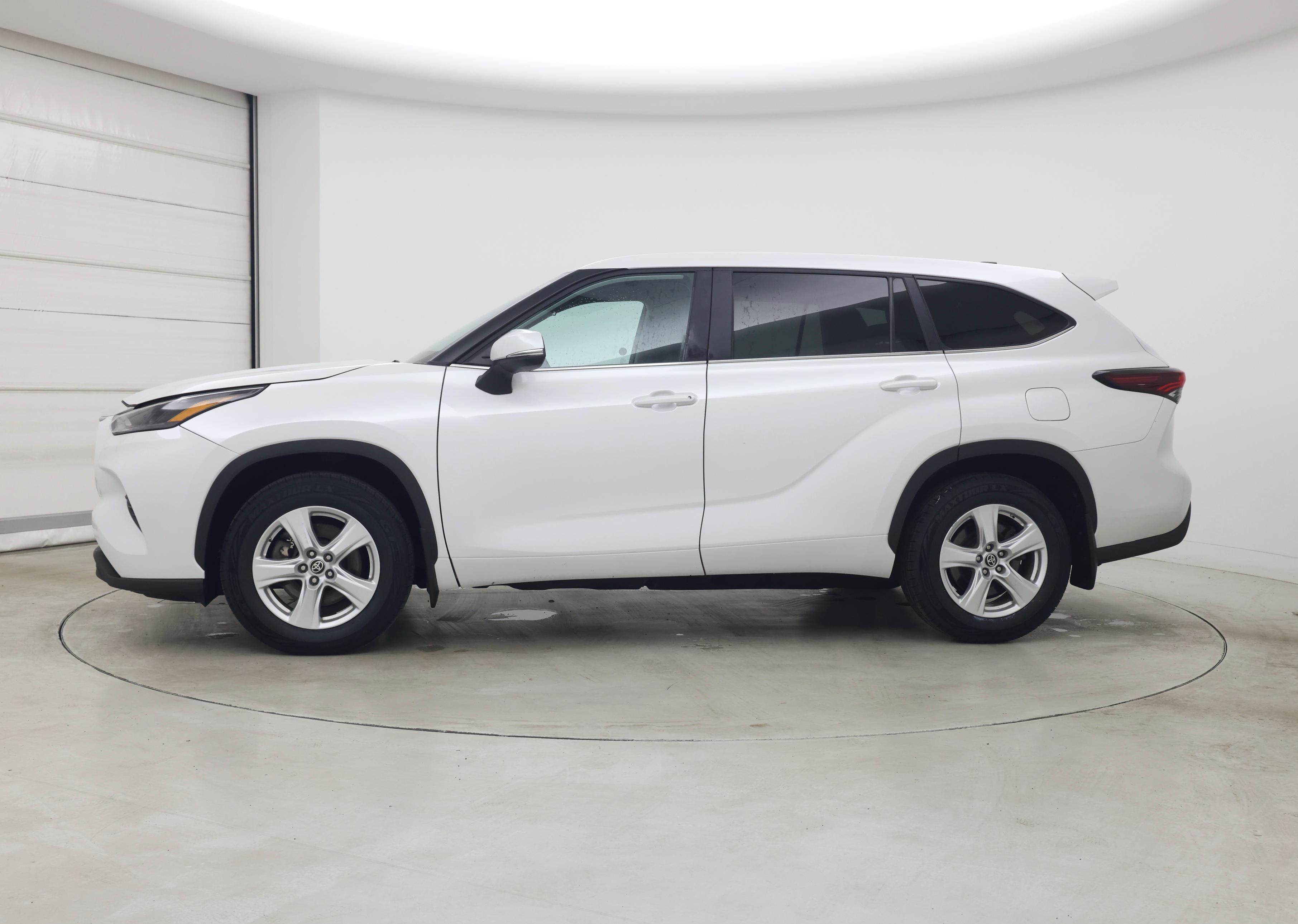 Thumbnail: 2024 Toyota Highlander - 3