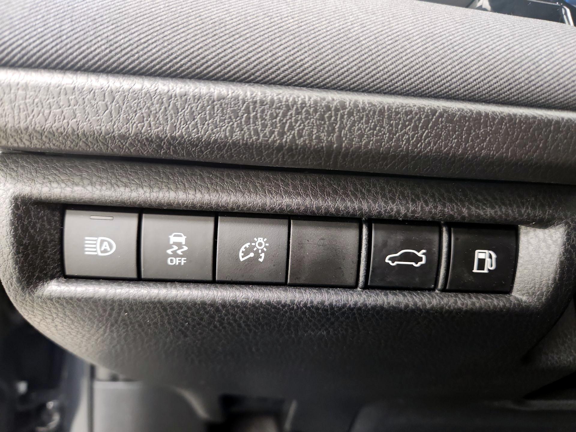 Thumbnail: 2025 Toyota Camry - 13