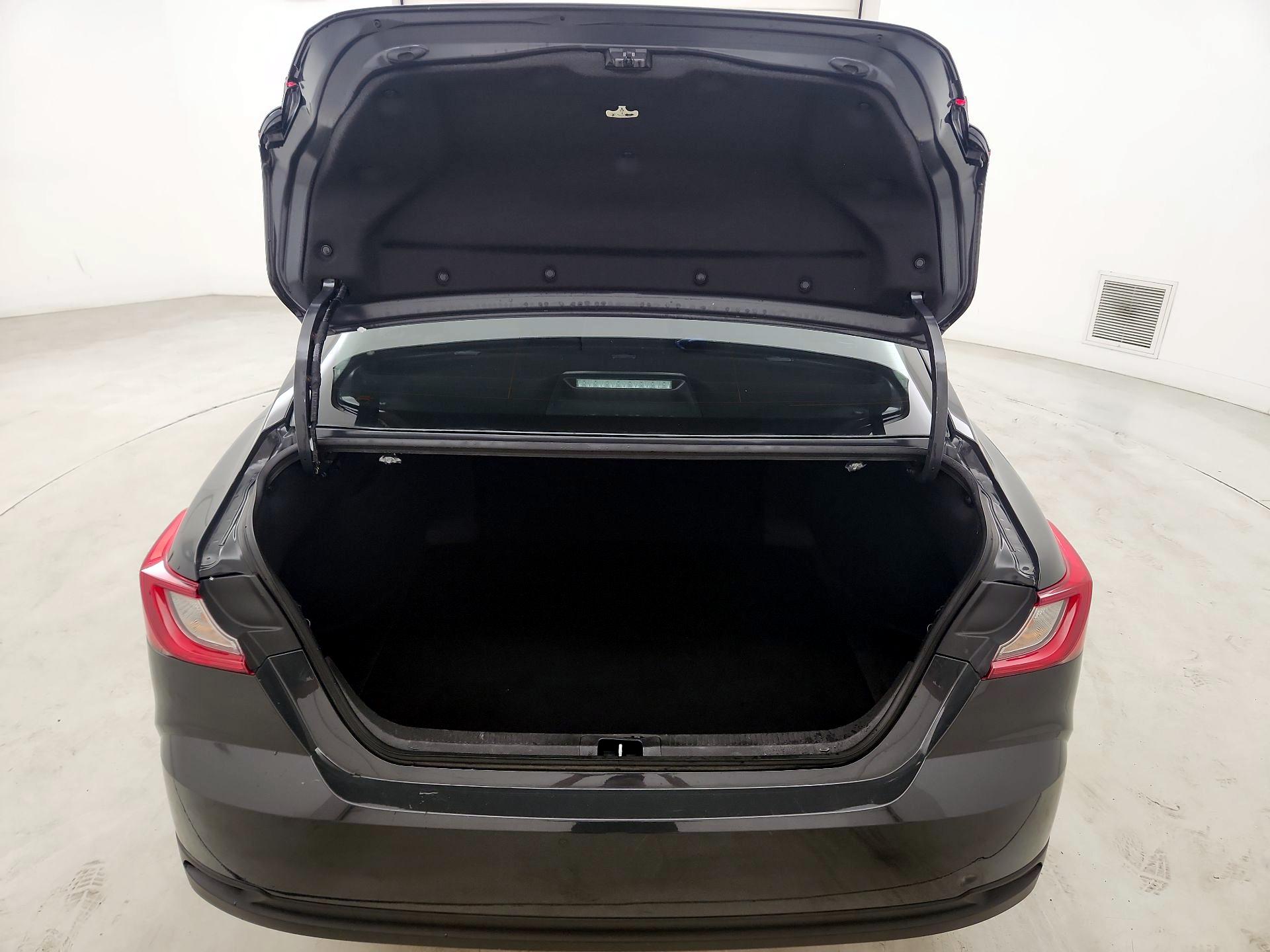 Thumbnail: 2025 Toyota Camry - 20