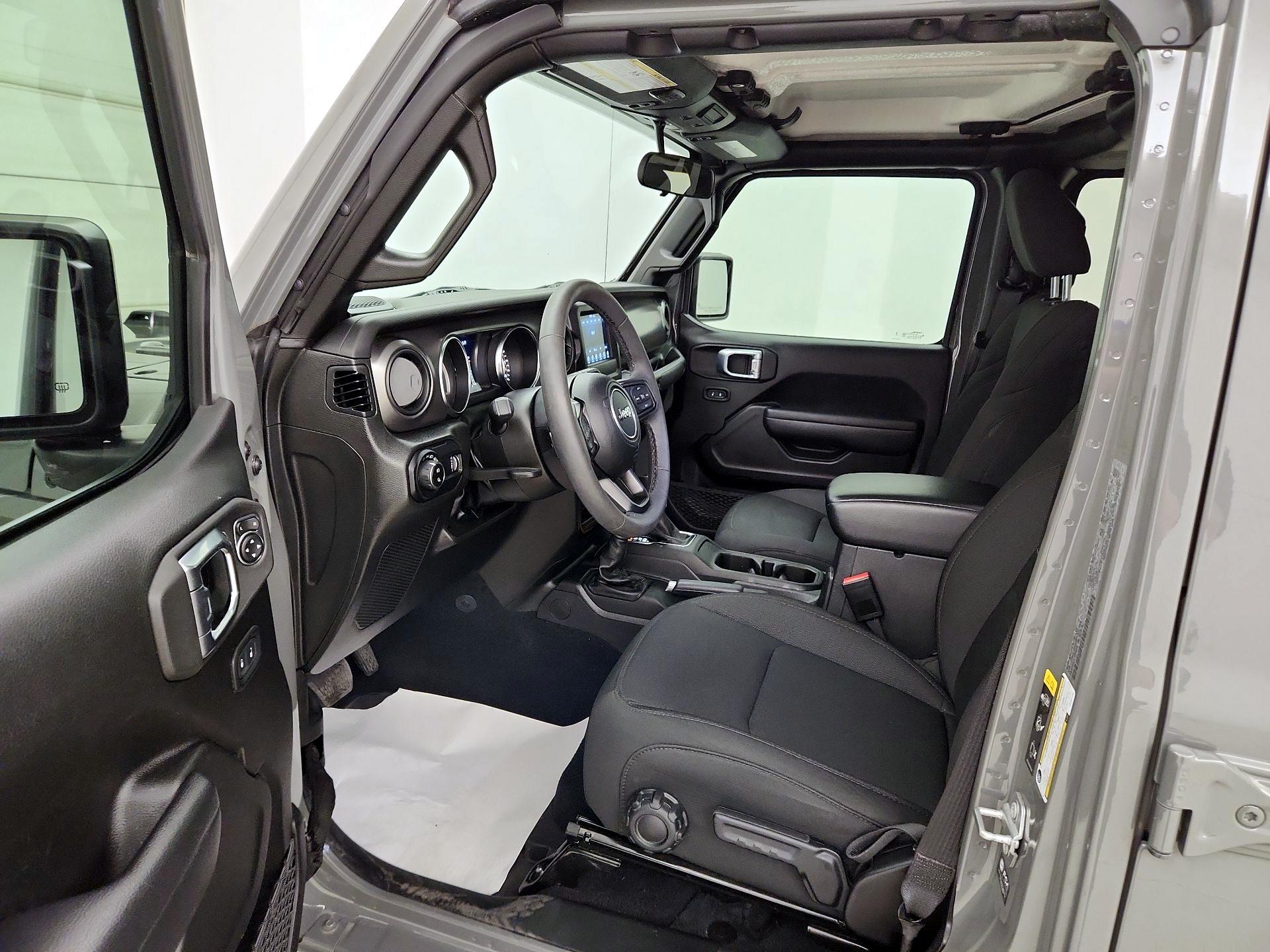 Thumbnail: 2023 Jeep Gladiator - 9