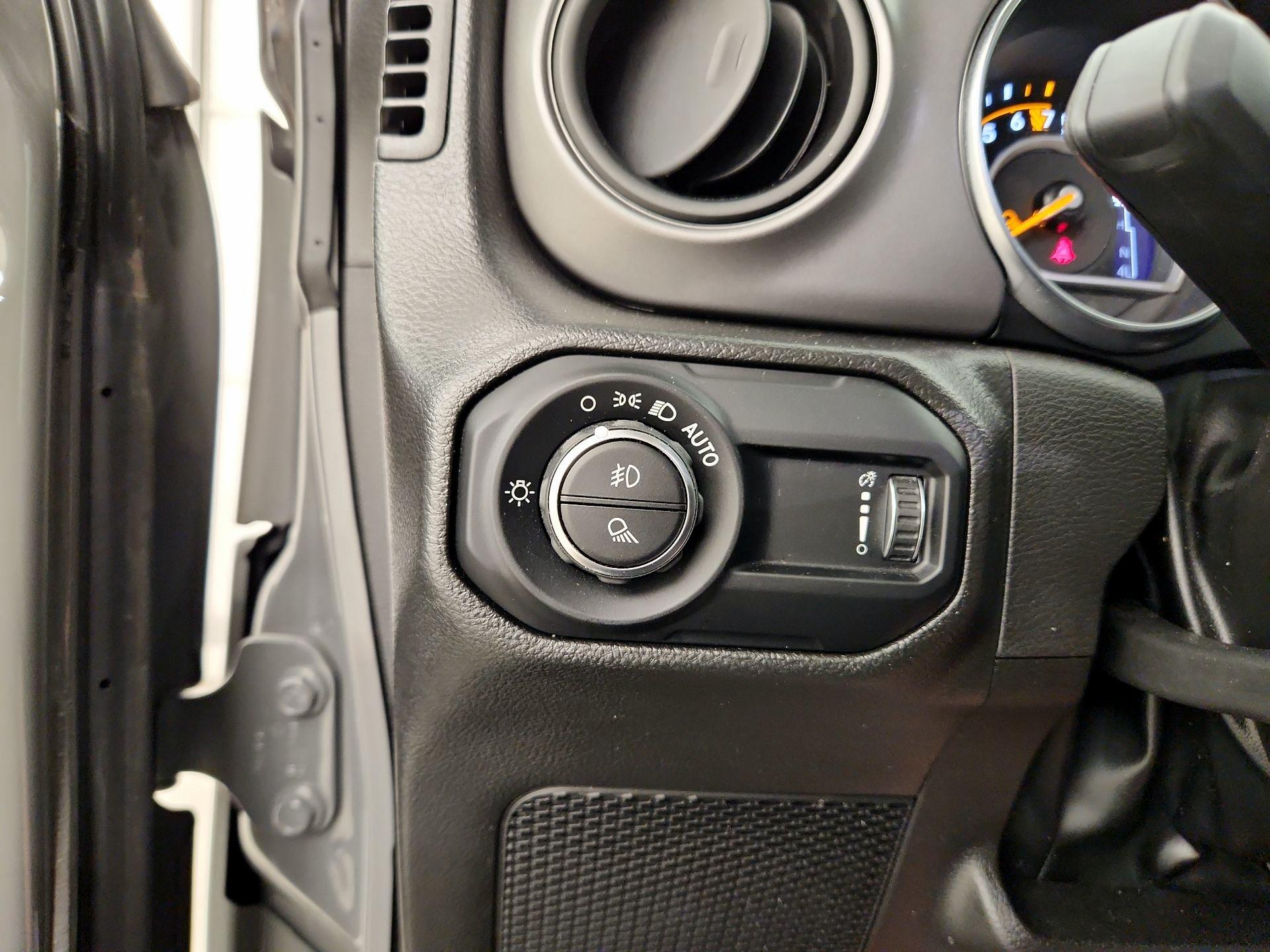 Thumbnail: 2023 Jeep Gladiator - 11