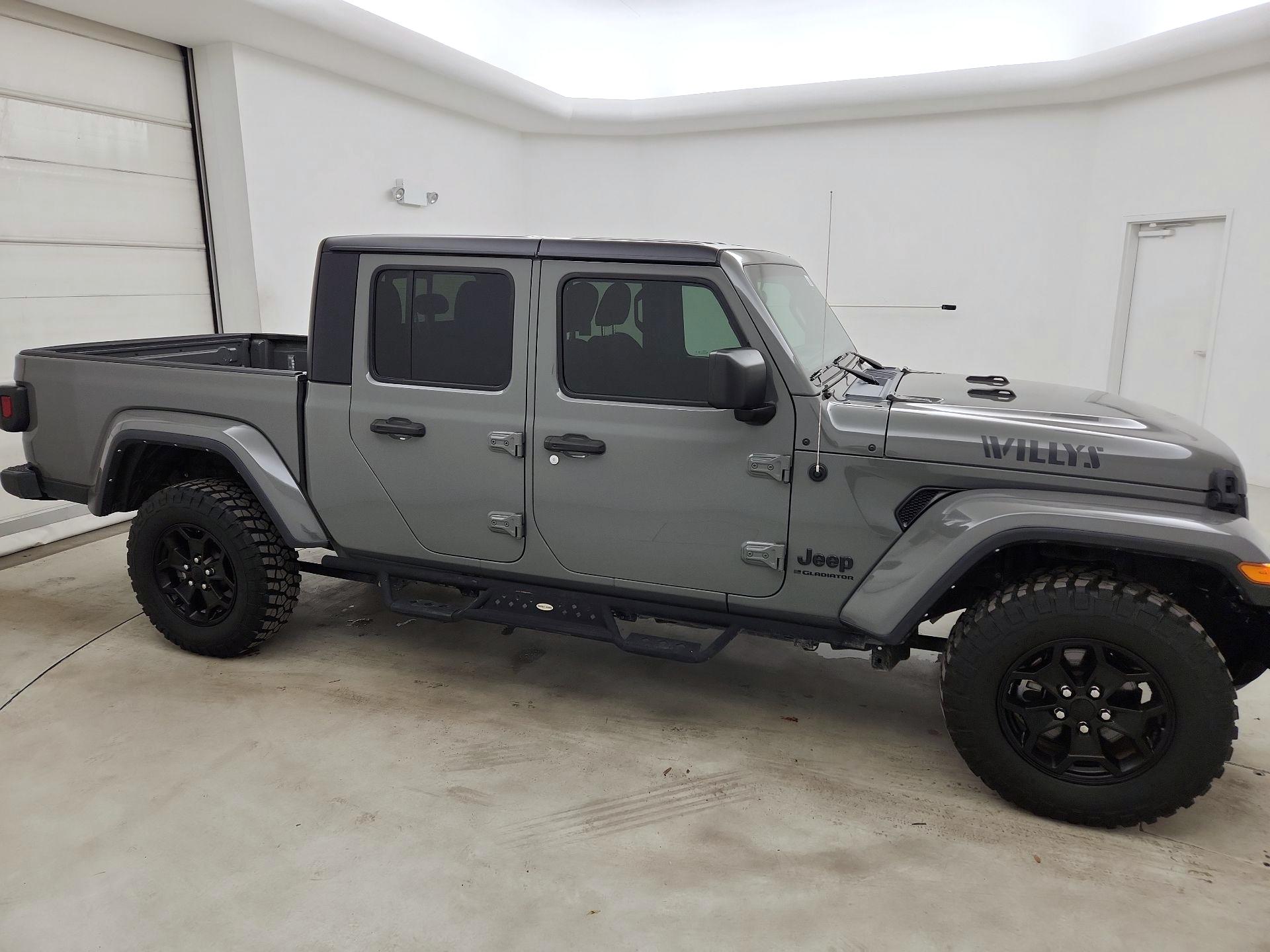 Thumbnail: 2023 Jeep Gladiator - 4