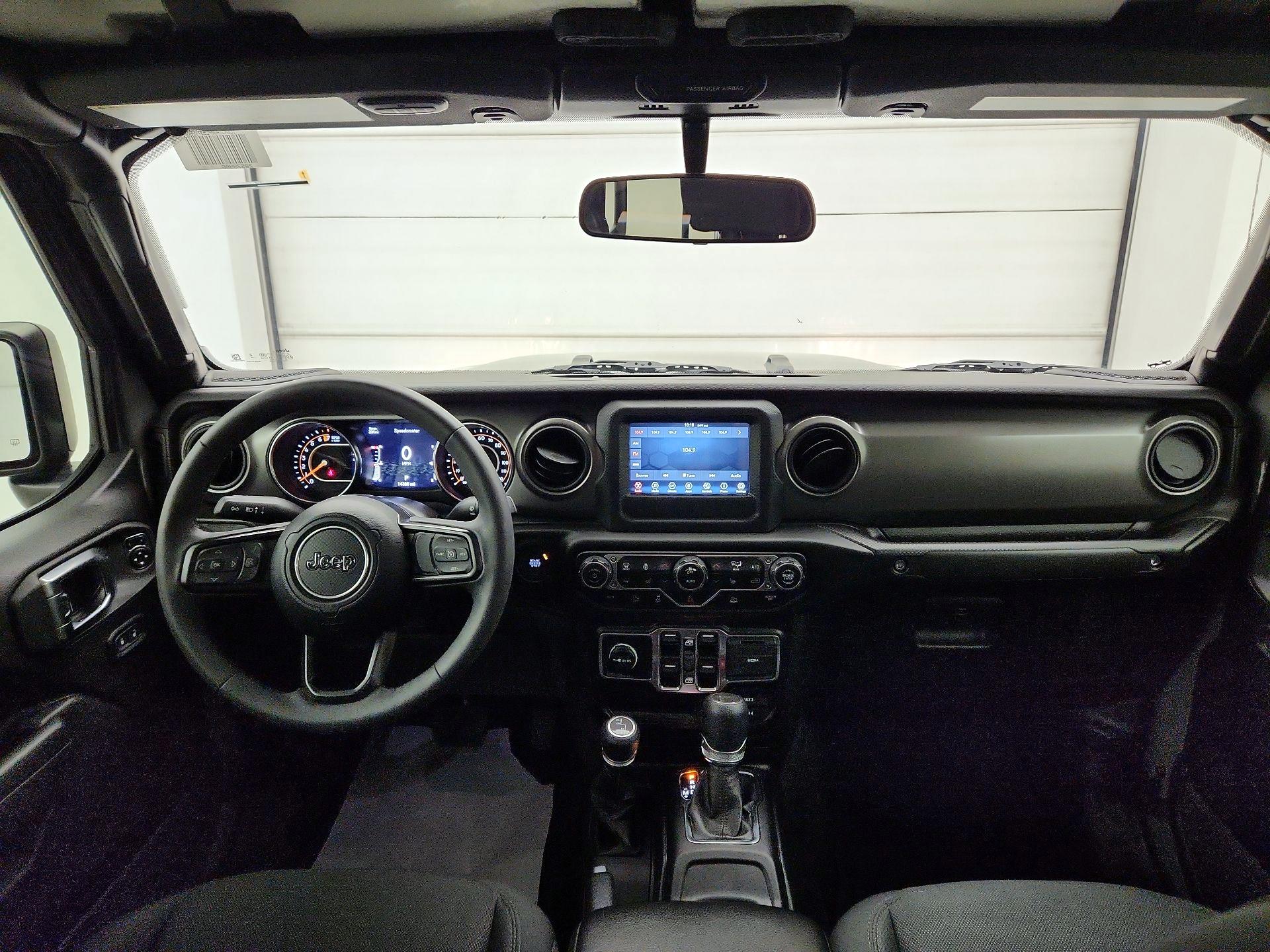 Thumbnail: 2023 Jeep Gladiator - 8