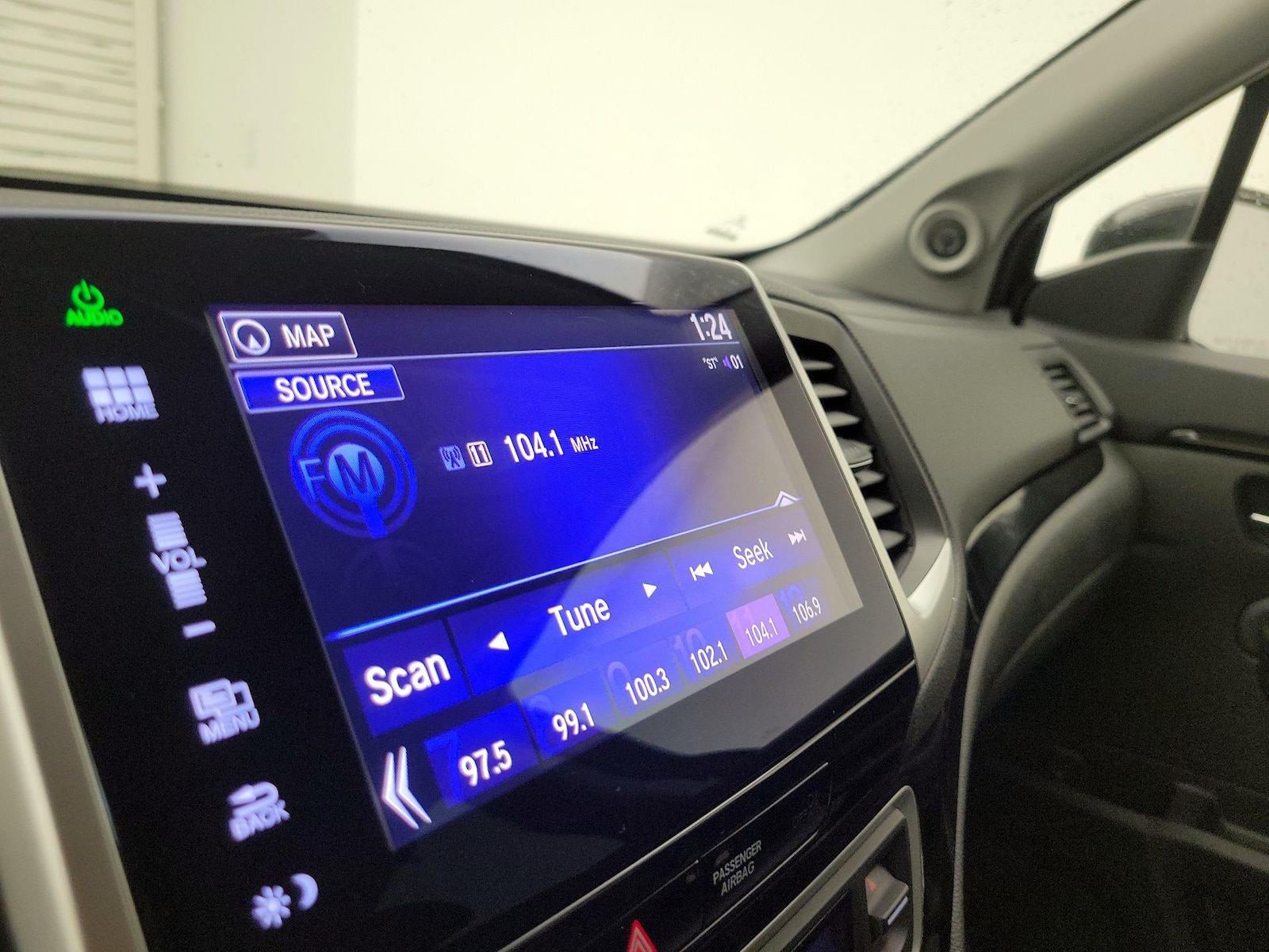 2017 Honda Pilot Touring - Photo 17