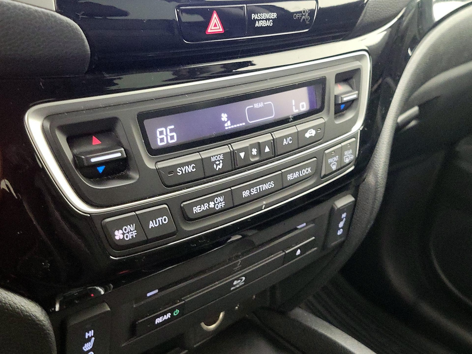 2017 Honda Pilot Touring - Photo 18
