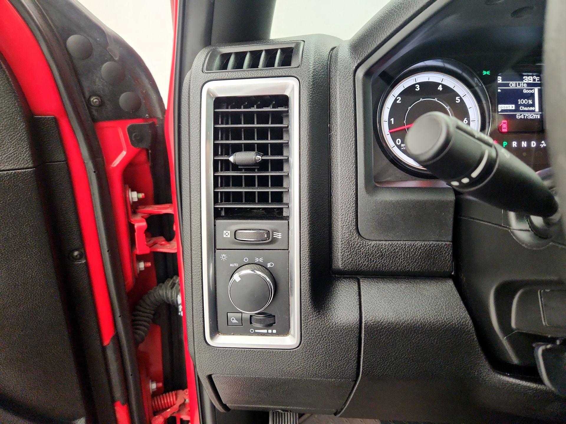 Thumbnail: 2021 RAM 1500 Classic - 13