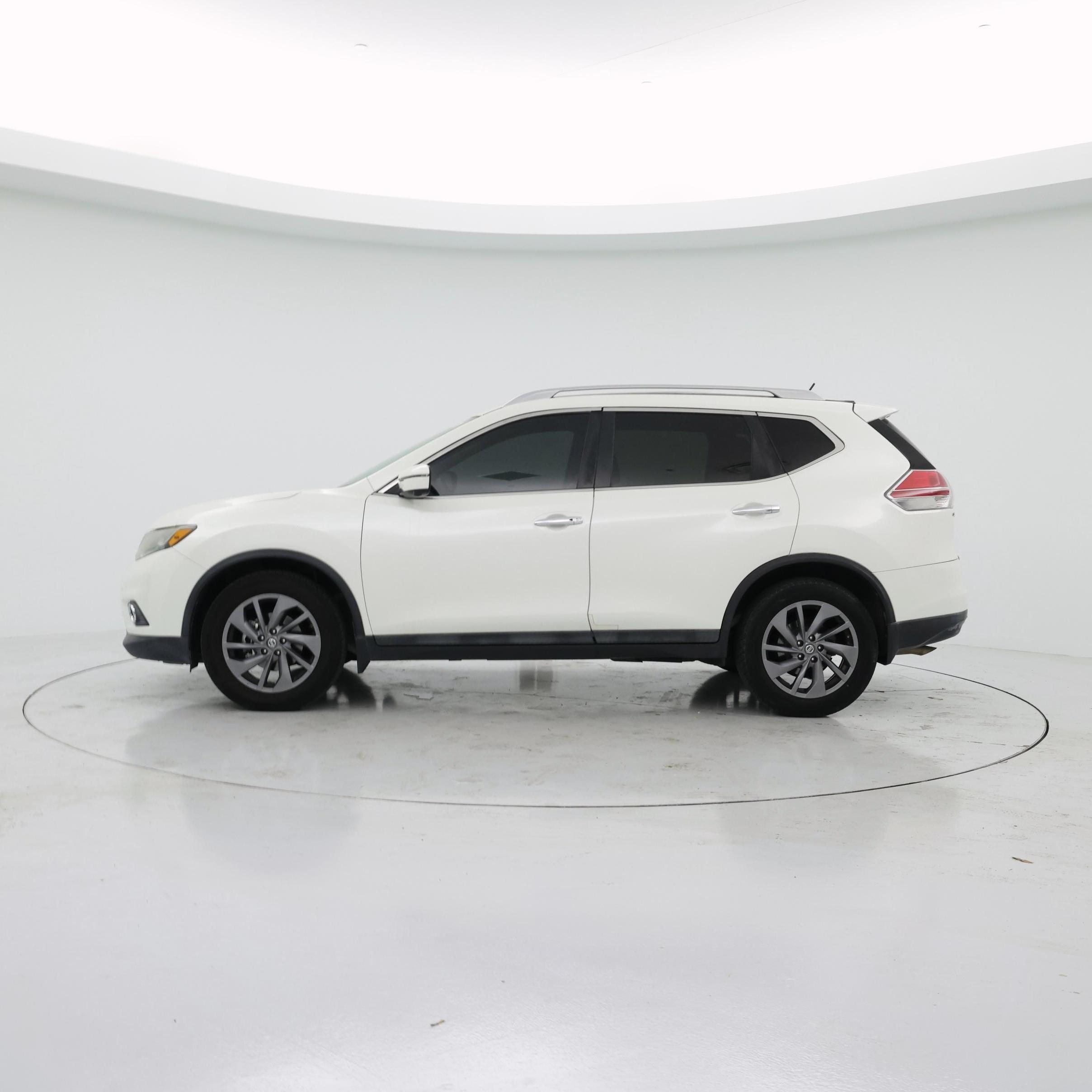 Thumbnail: 2016 Nissan Rogue - 3