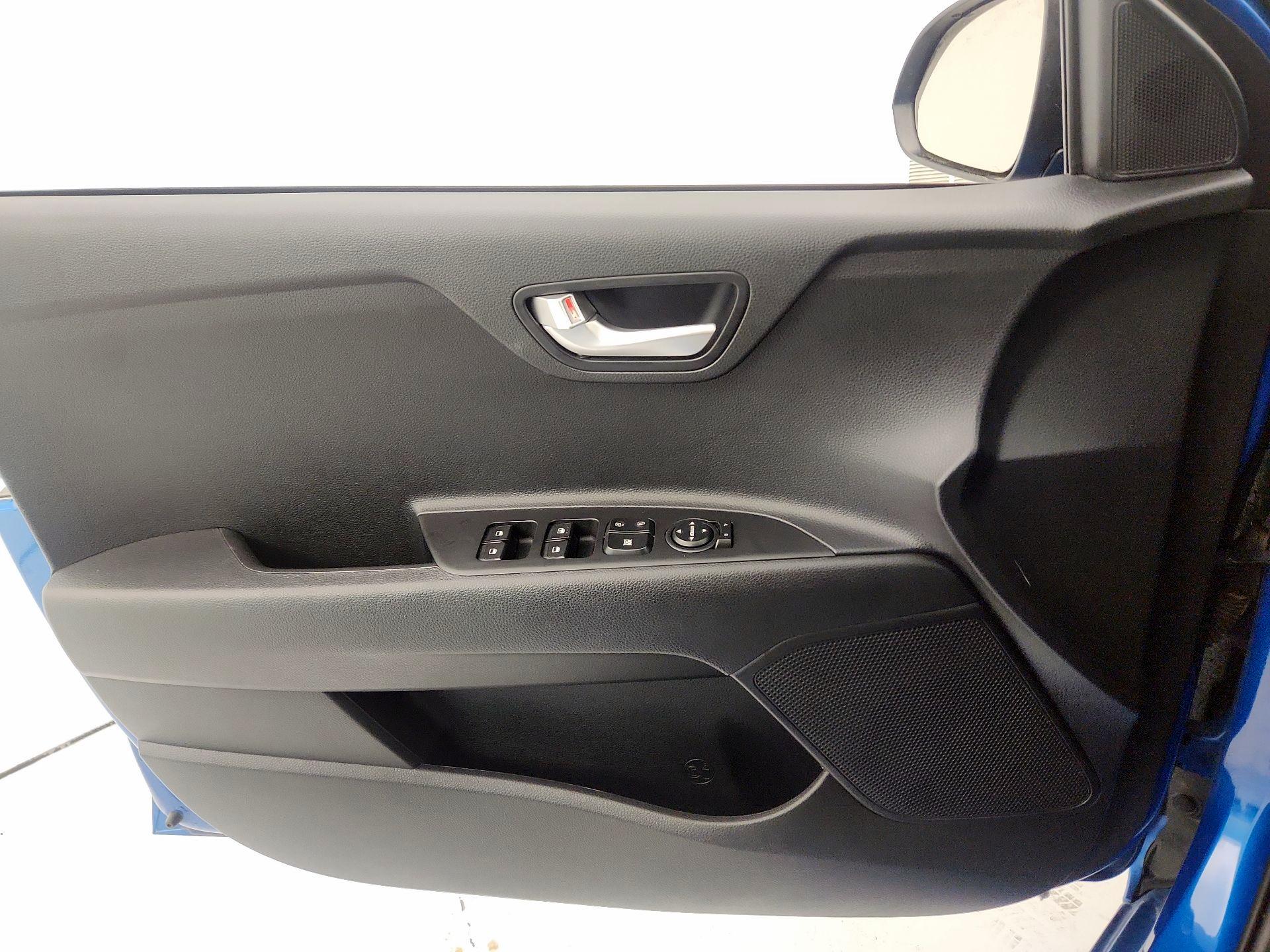 Thumbnail: 2023 Kia Rio - 12