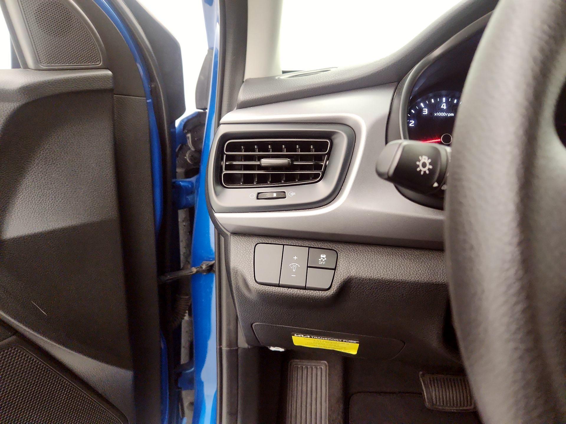 Thumbnail: 2023 Kia Rio - 13