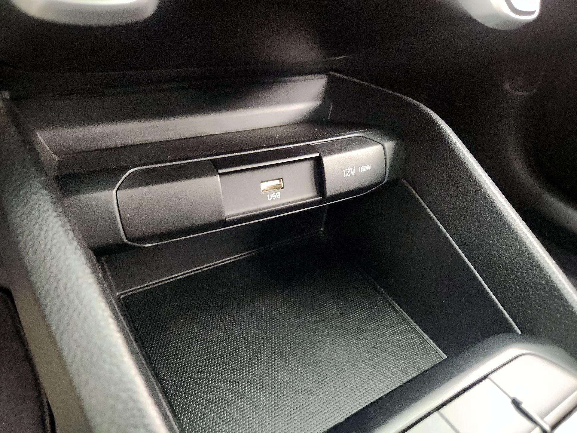 Thumbnail: 2023 Kia Rio - 18