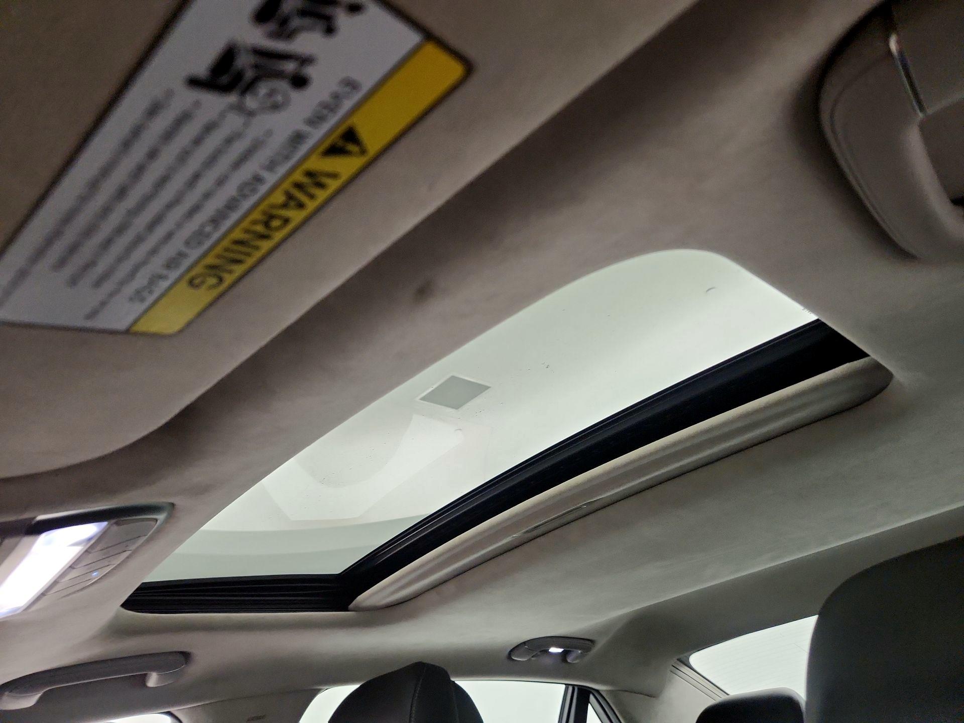 Thumbnail: 2017 Genesis G90 - 20