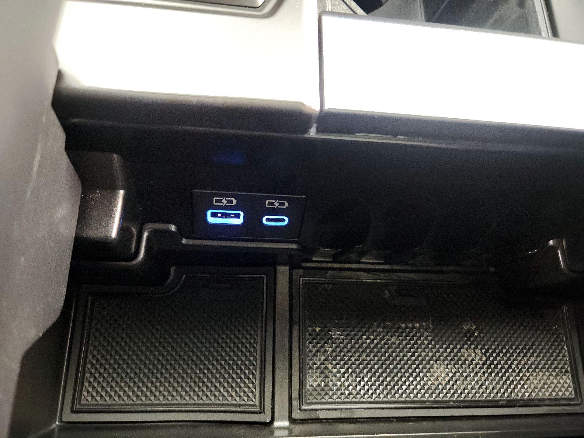 Thumbnail: 2024 Toyota Sequoia - 19