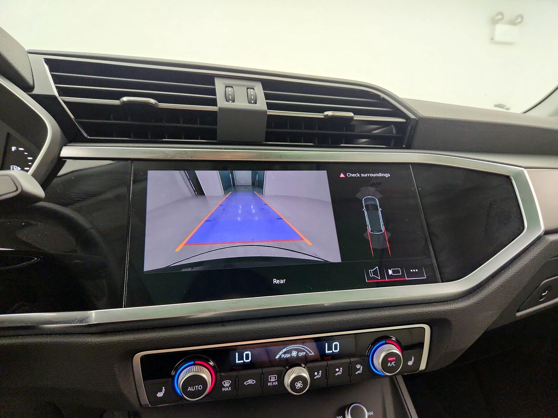 Thumbnail: 2025 Audi Q3 - 14