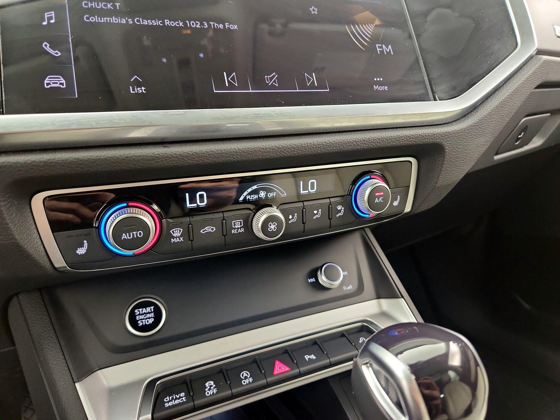 Thumbnail: 2025 Audi Q3 - 16