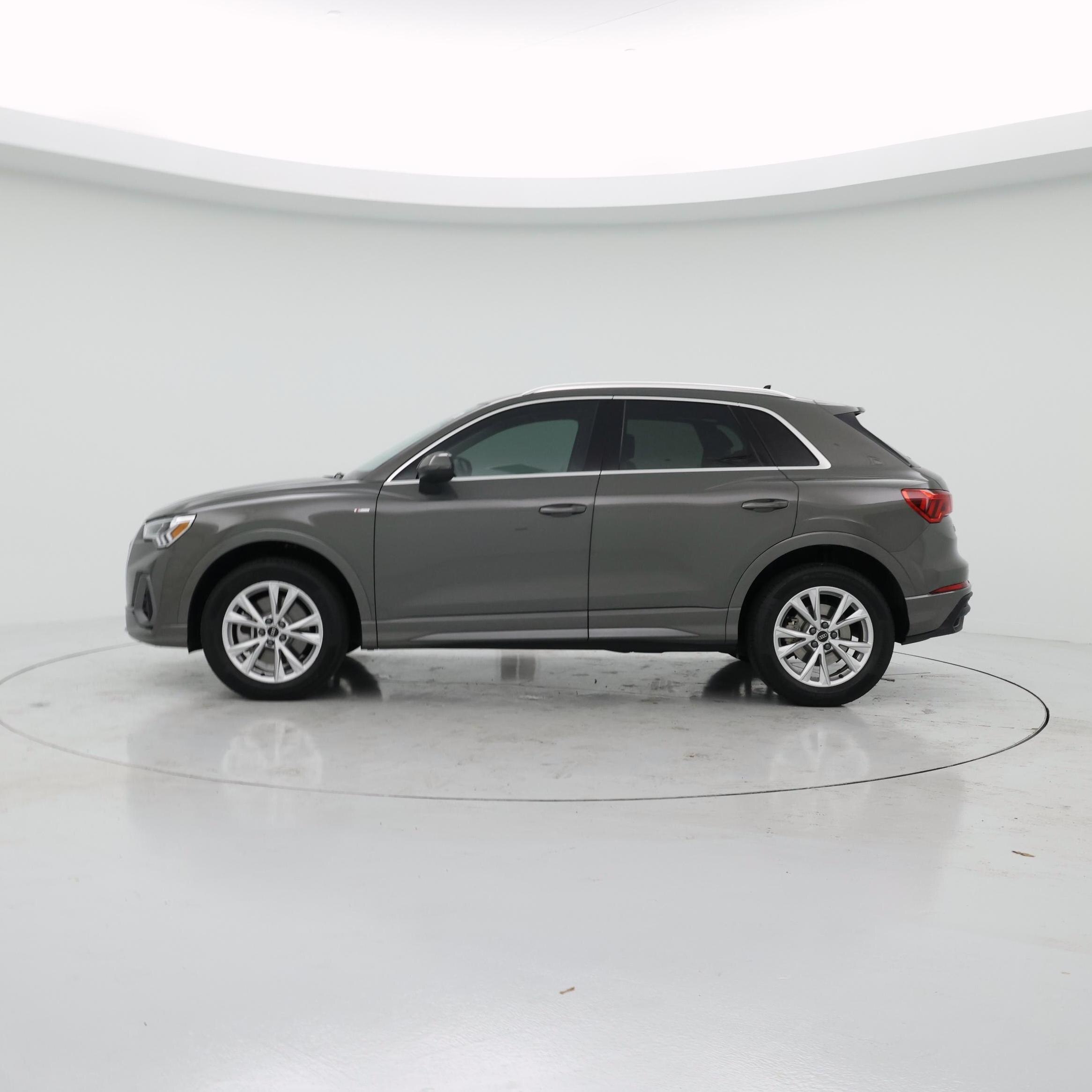 Thumbnail: 2025 Audi Q3 - 3