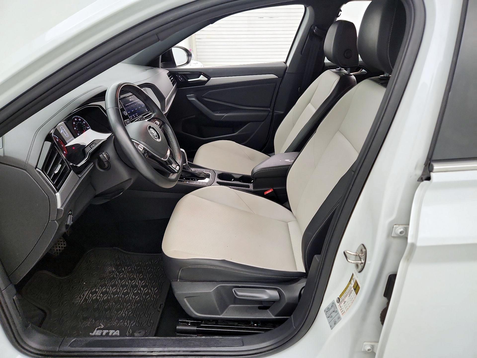 Thumbnail: 2019 Volkswagen Jetta - 11