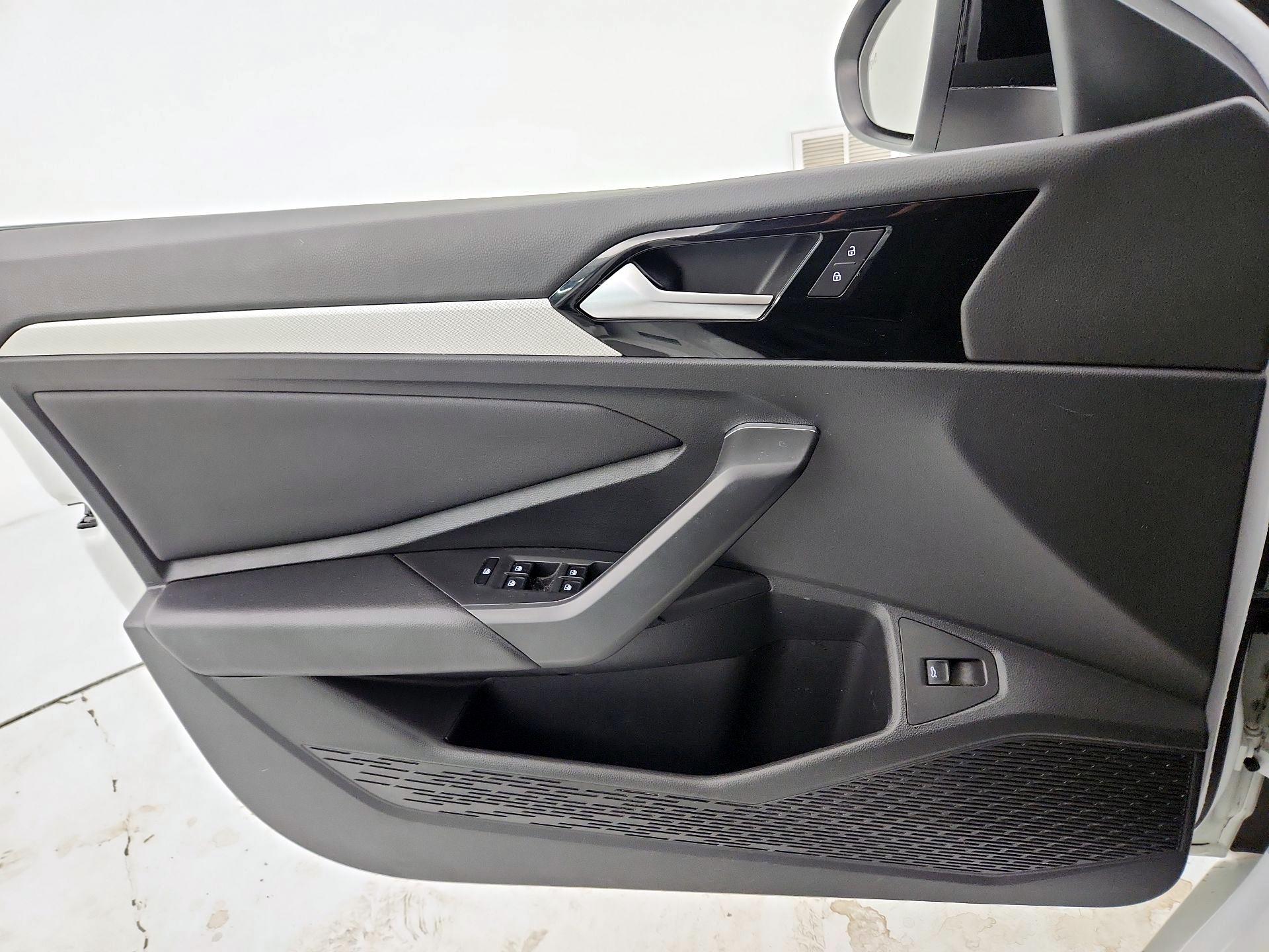 Thumbnail: 2019 Volkswagen Jetta - 12