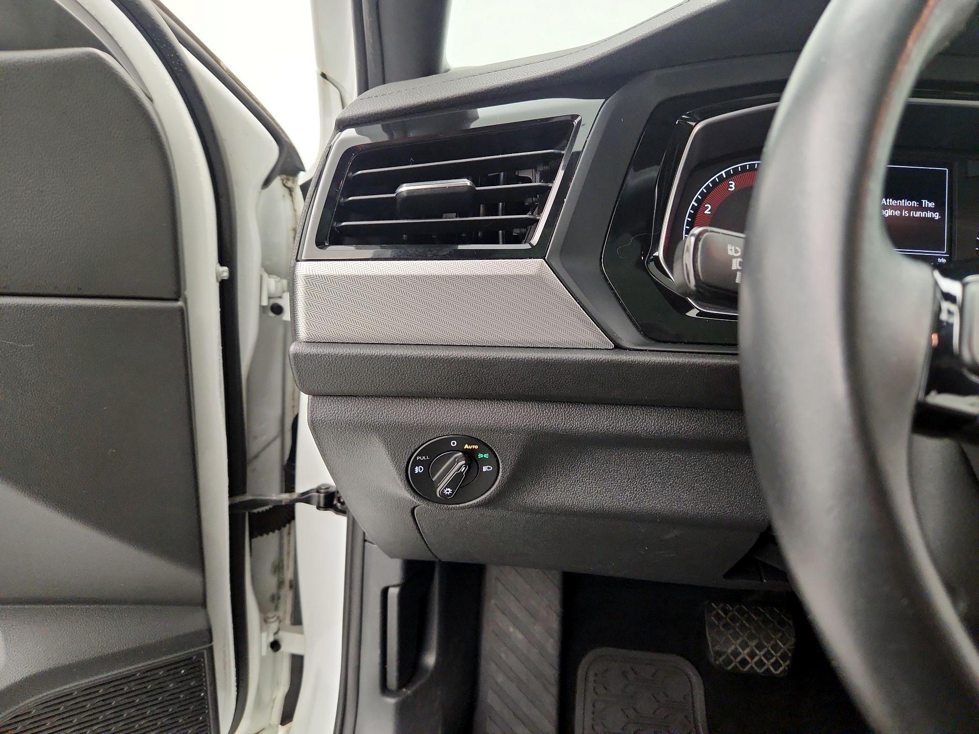 Thumbnail: 2019 Volkswagen Jetta - 13