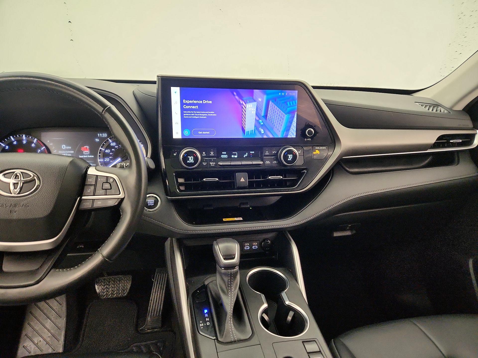 Thumbnail: 2023 Toyota Highlander - 9