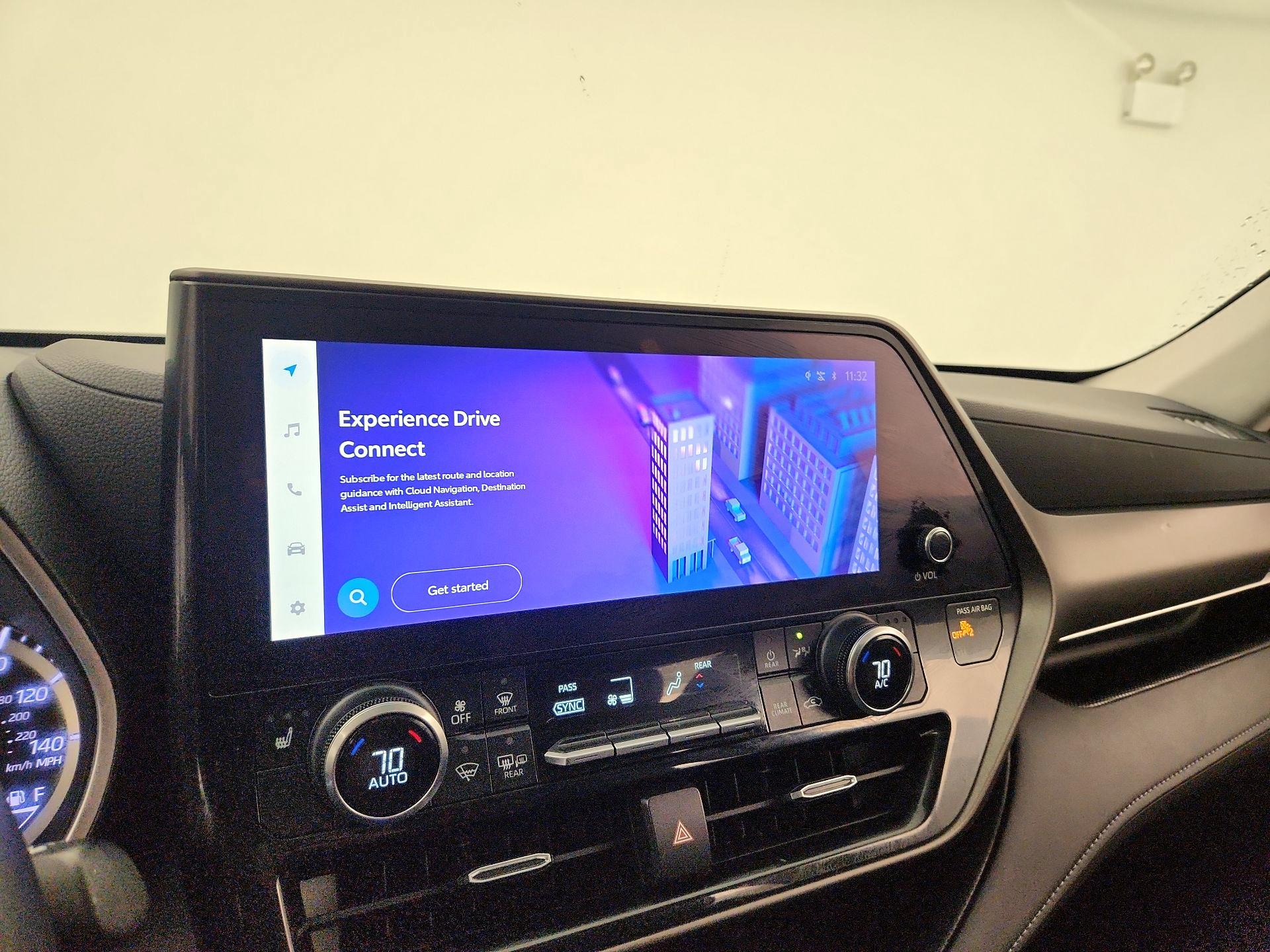 Thumbnail: 2023 Toyota Highlander - 14